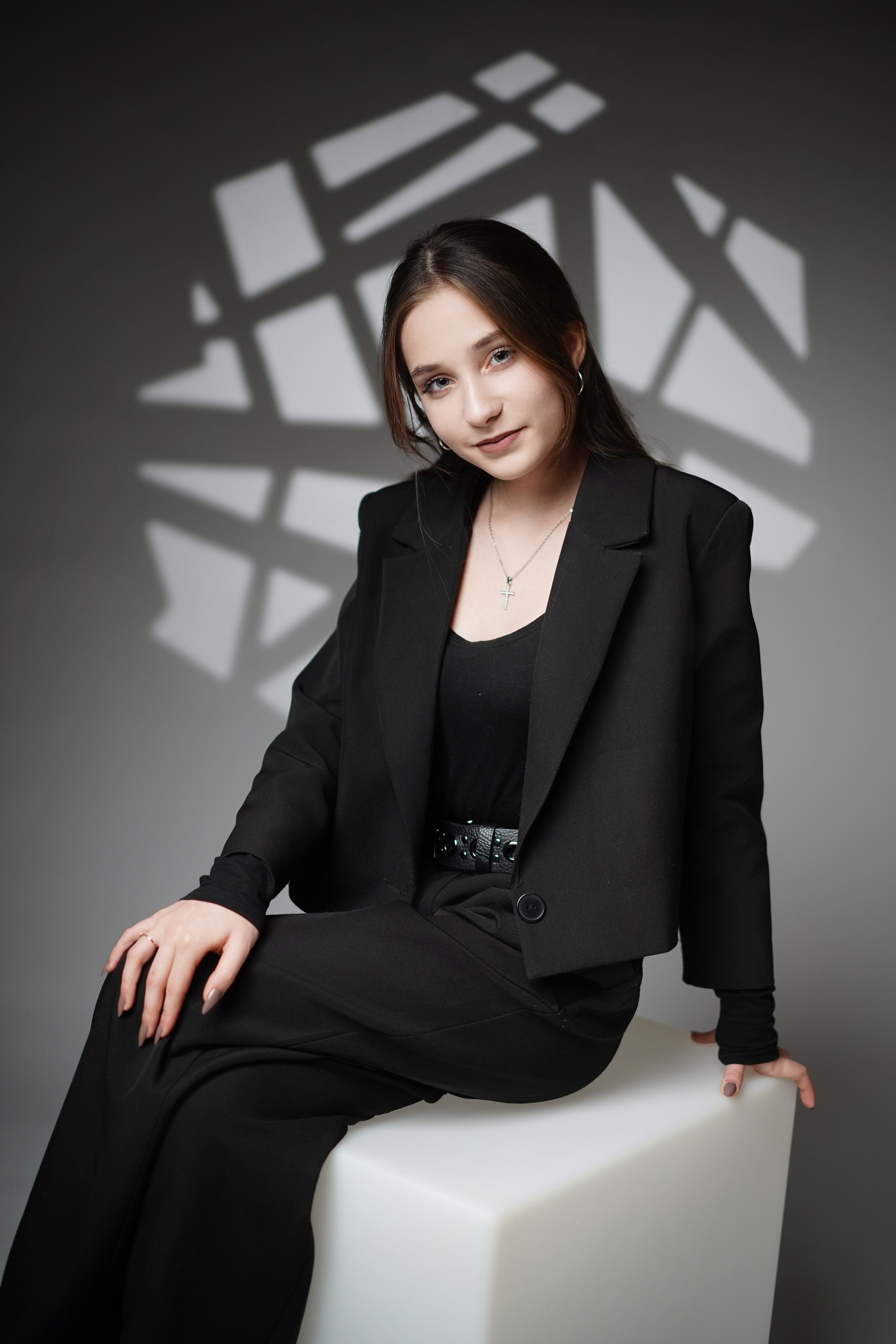 Стиль портрета в студии. GOTRA — выпускные альбомы в Тюмени