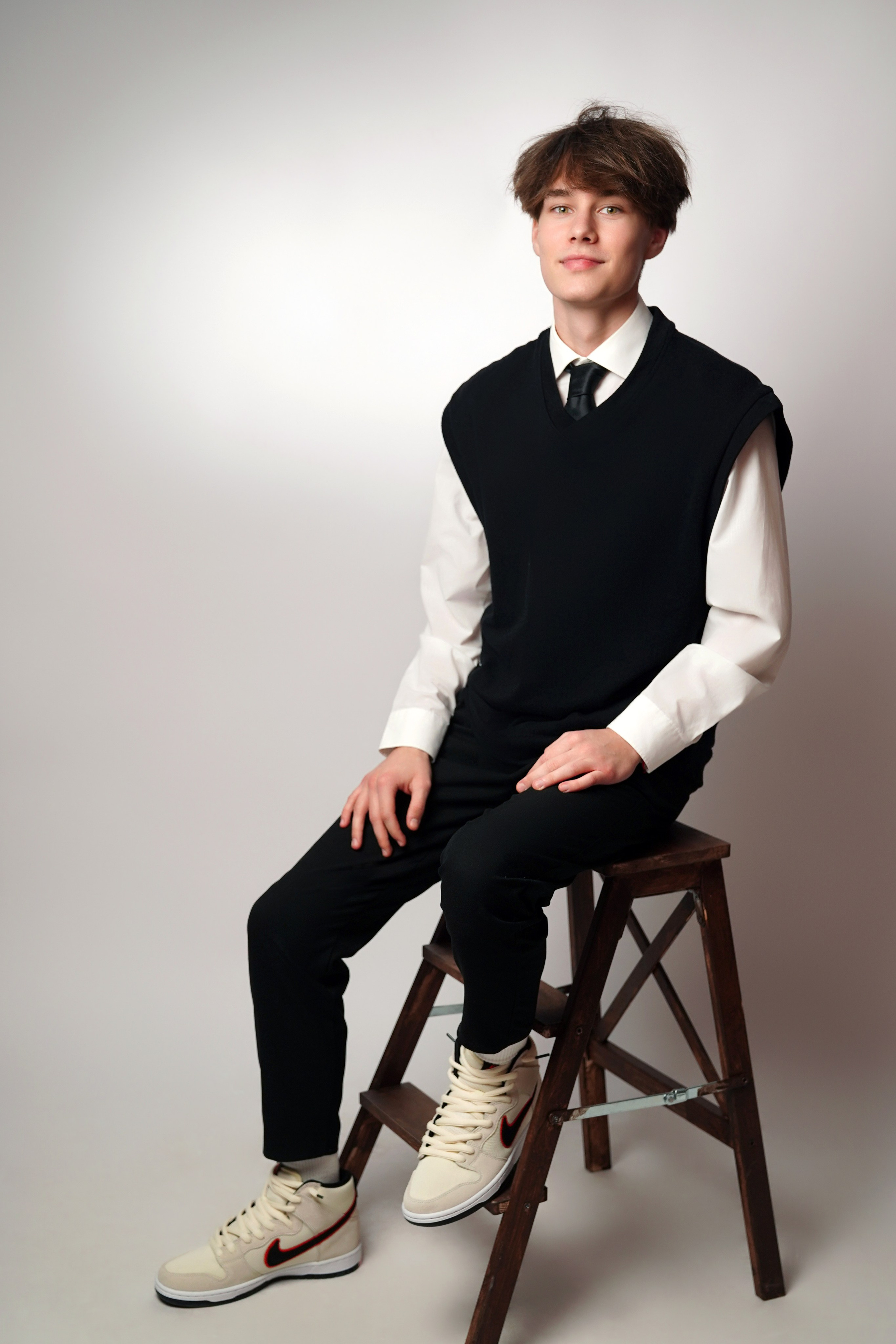 Стиль портрета в студии. GOTRA — выпускные альбомы в Тюмени