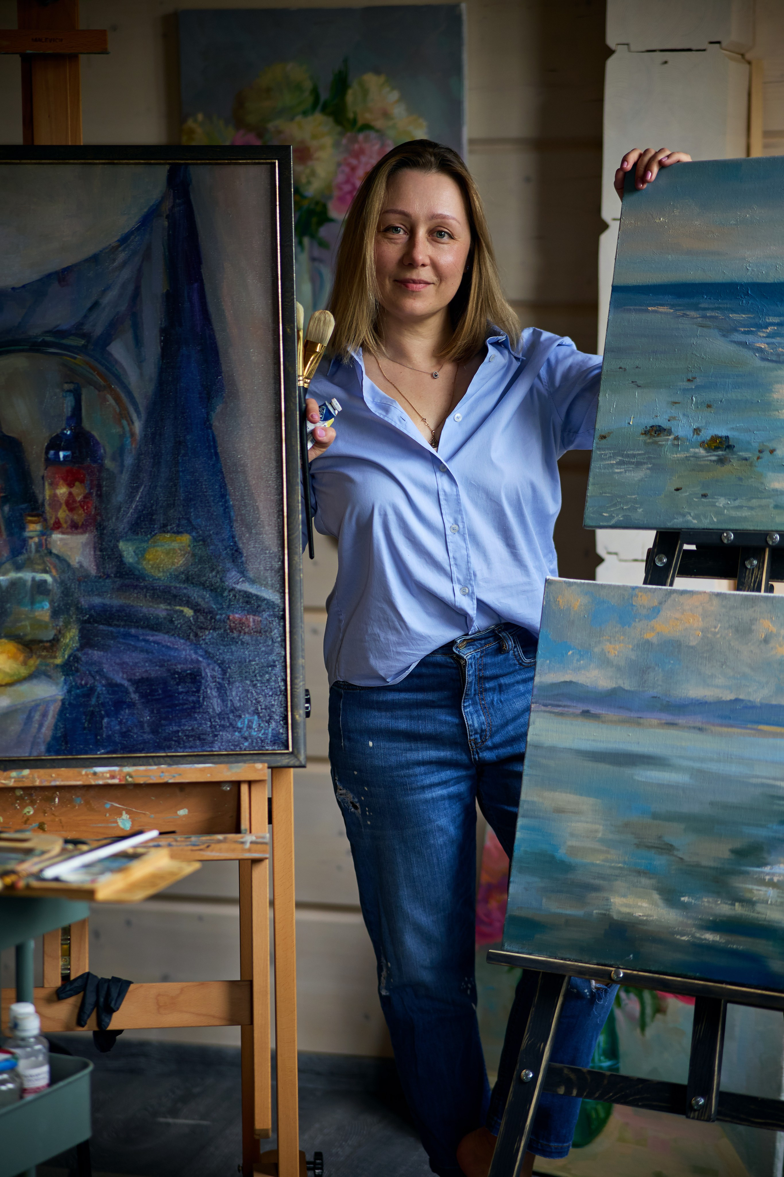 Фото в мастерской художника