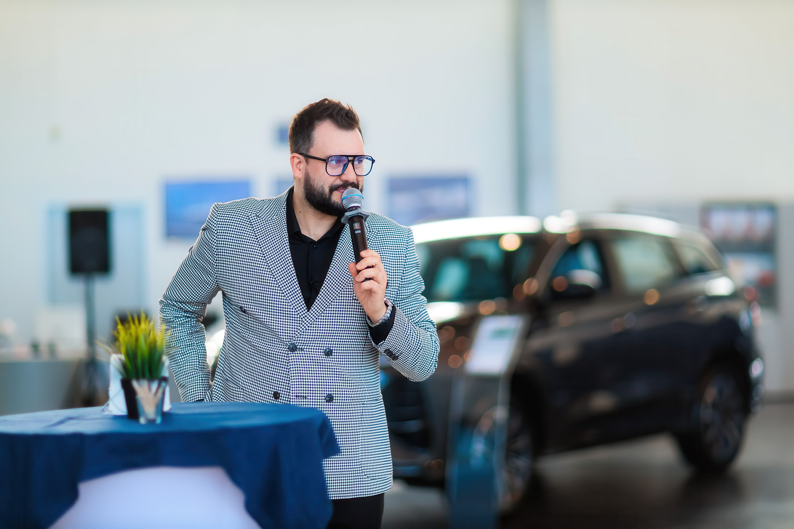 01.03 Автосалон-2000. Презентация нового ChanGan. Команда специалистов в мире фотографии и видео. Детский фотограф, семейный фотограф