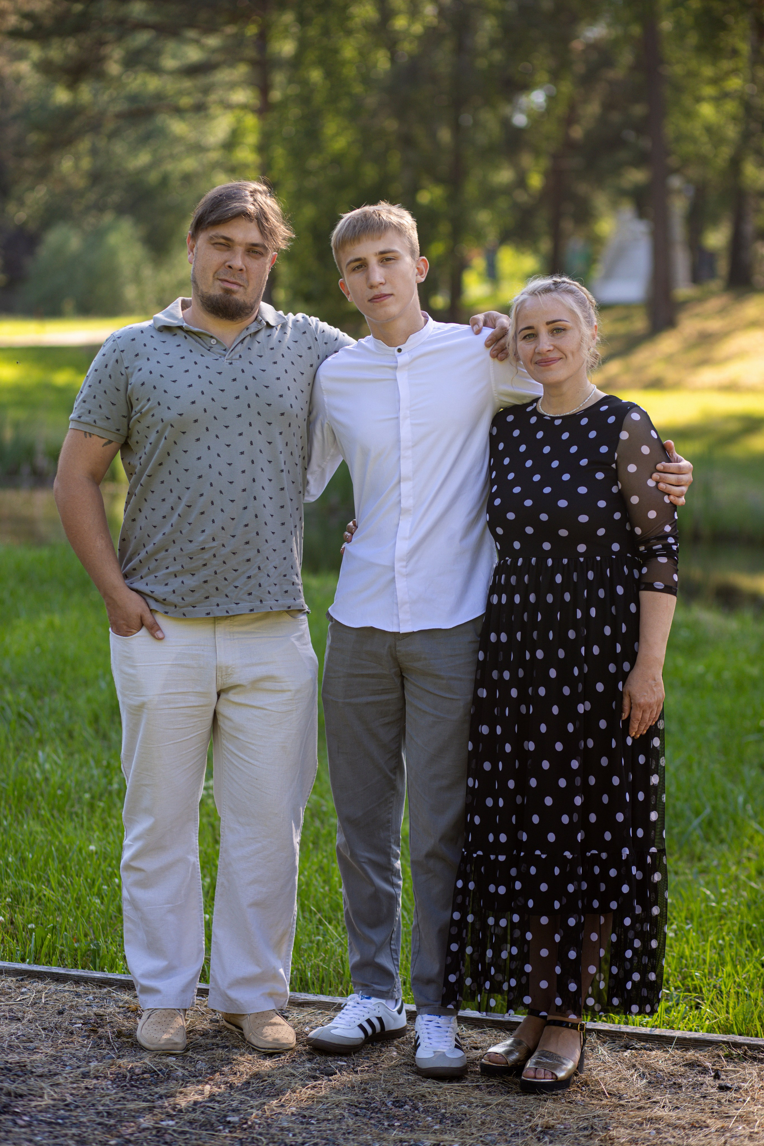 Фотосессия на выпускной. Школа № 12, 11 класс, 2024 г. Студия выпускных альбомов Остров