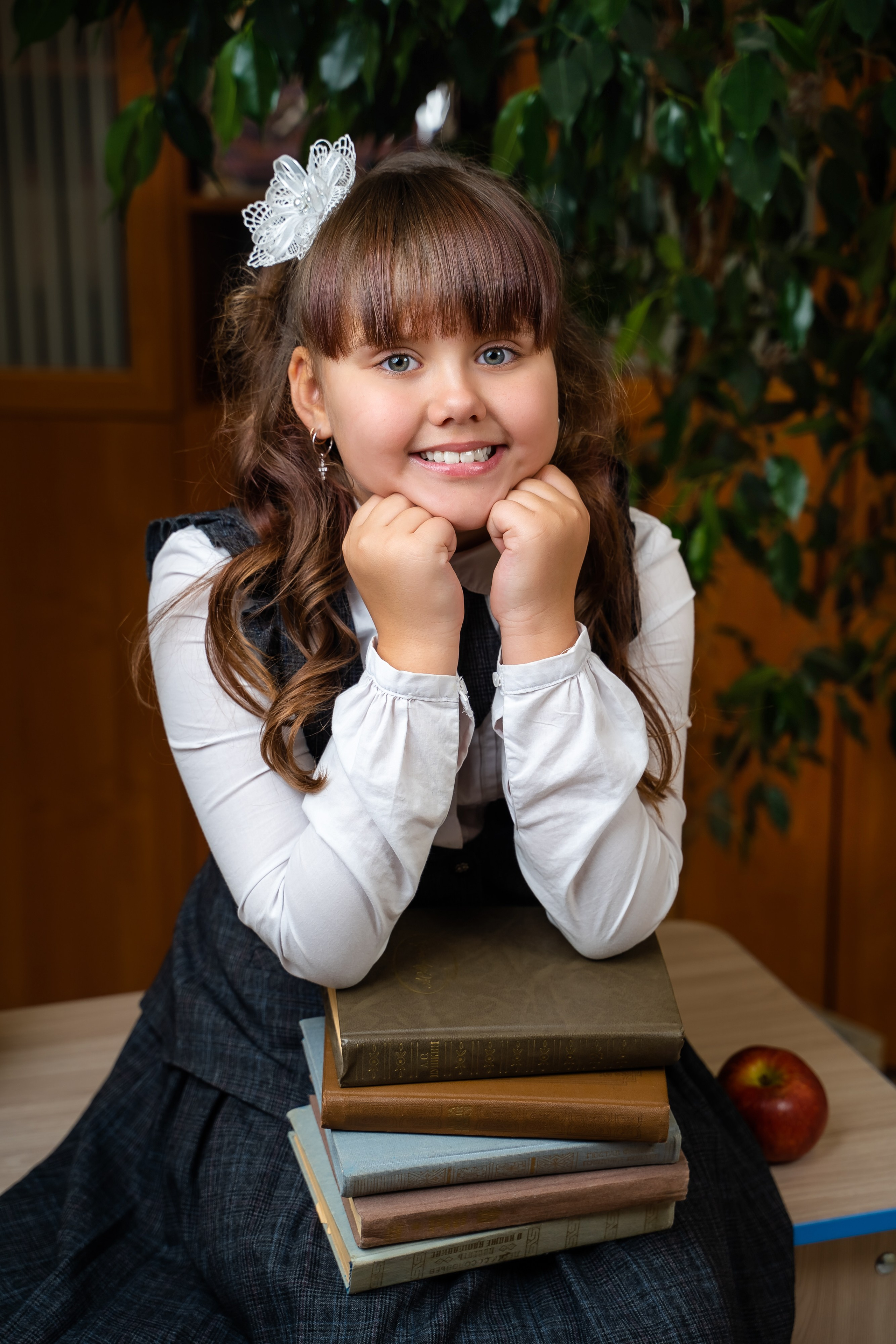Начальная школа Астрахань. Портрет. Выпускной альбом Астрахань. Фотограф на выпускной альбом Астрахань. Школьный фотограф Анна Шишкина Астрахань.