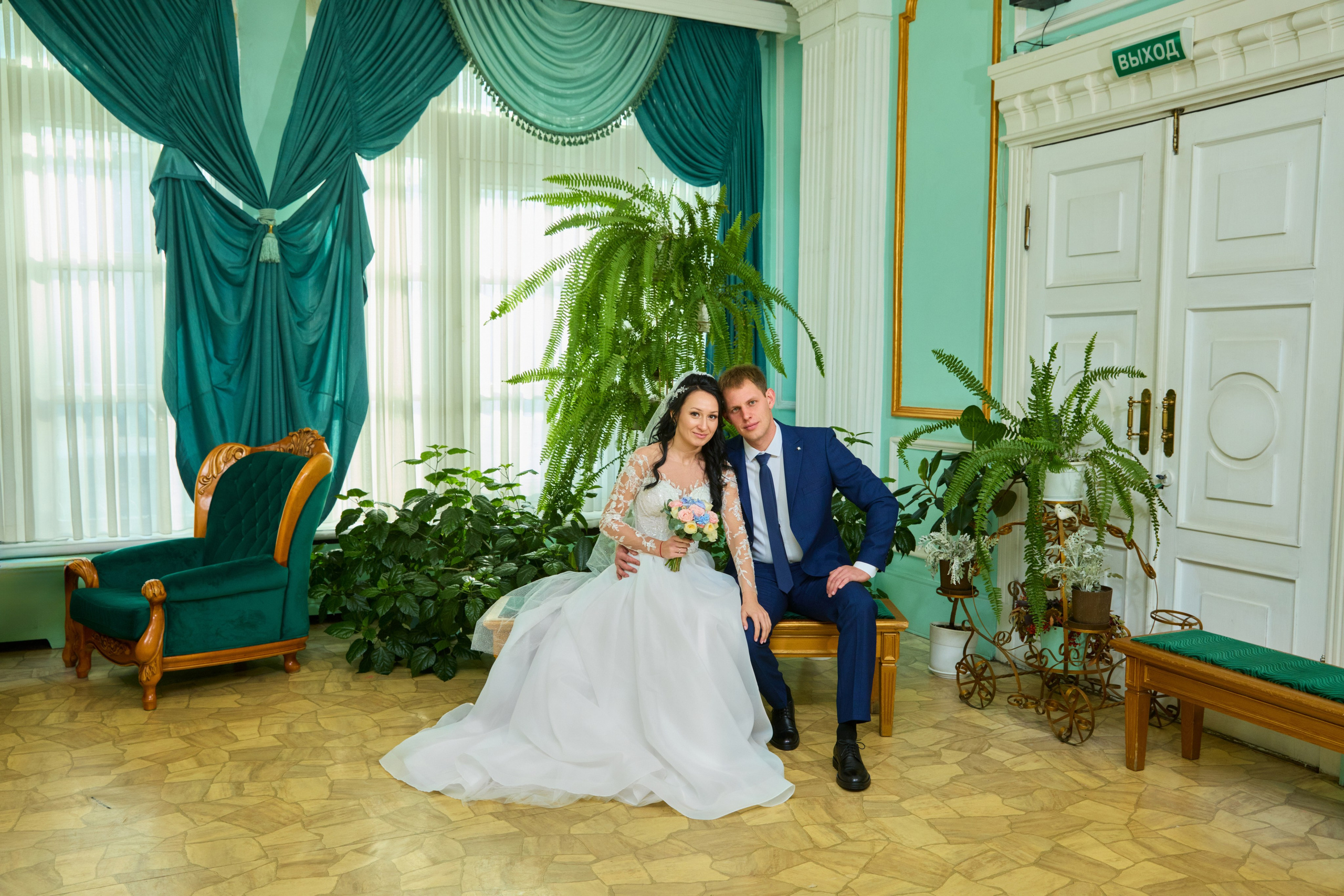 Дворец бракосочетания на Дубровинского, фойе на входе