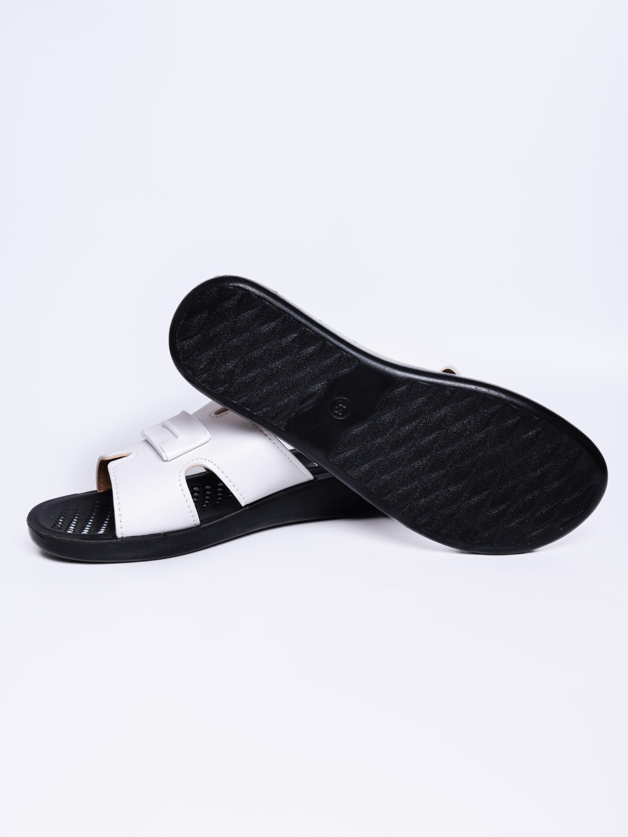 Тапочки. Предметный фотограф, фото для маркетплейсов Пятигорск, КМВ