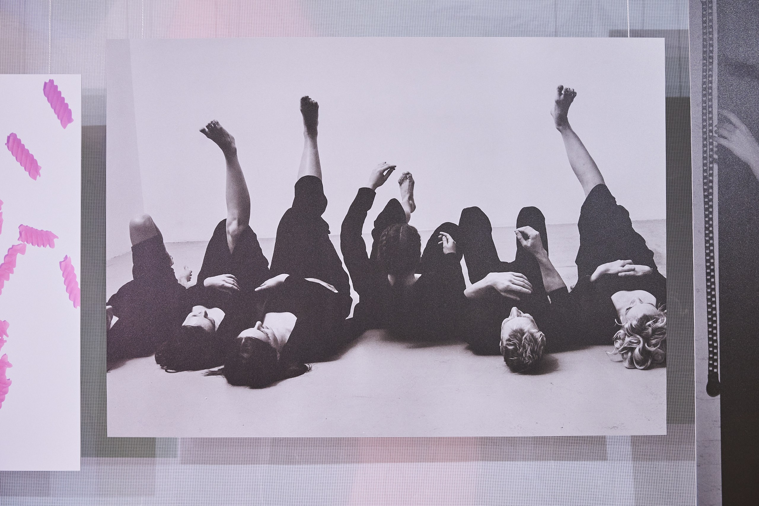 Связь — фото выставка Аллы Быковой в Цко Ивтекс Иваново. Фотограф в Иваново: Каталожная съемка одежды и постельного белья, Wildberries