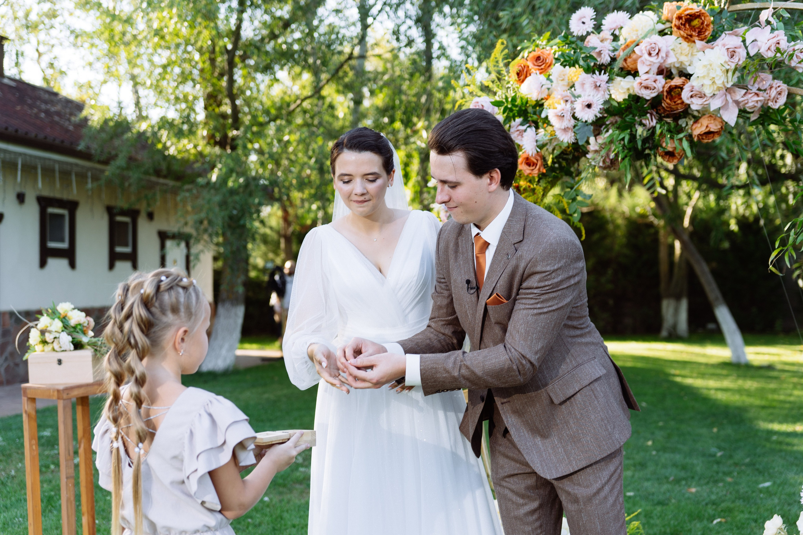 Свадьба Олега и Виктории в клубе «Ближняя дача»