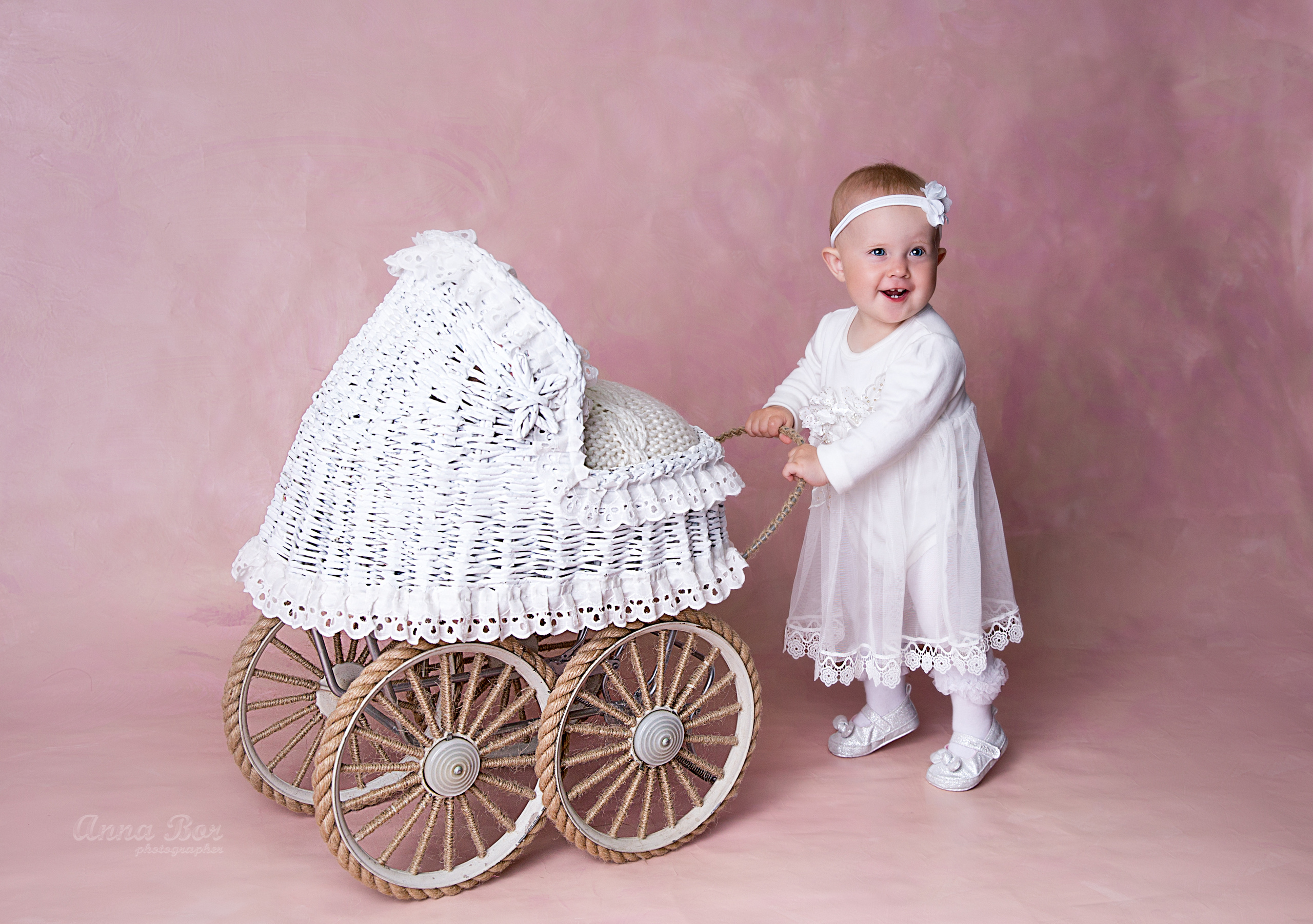 Фотосессия ГОДОВАСИЕ. Фотограф новорожденных, детей до года и беременных в Симферополе