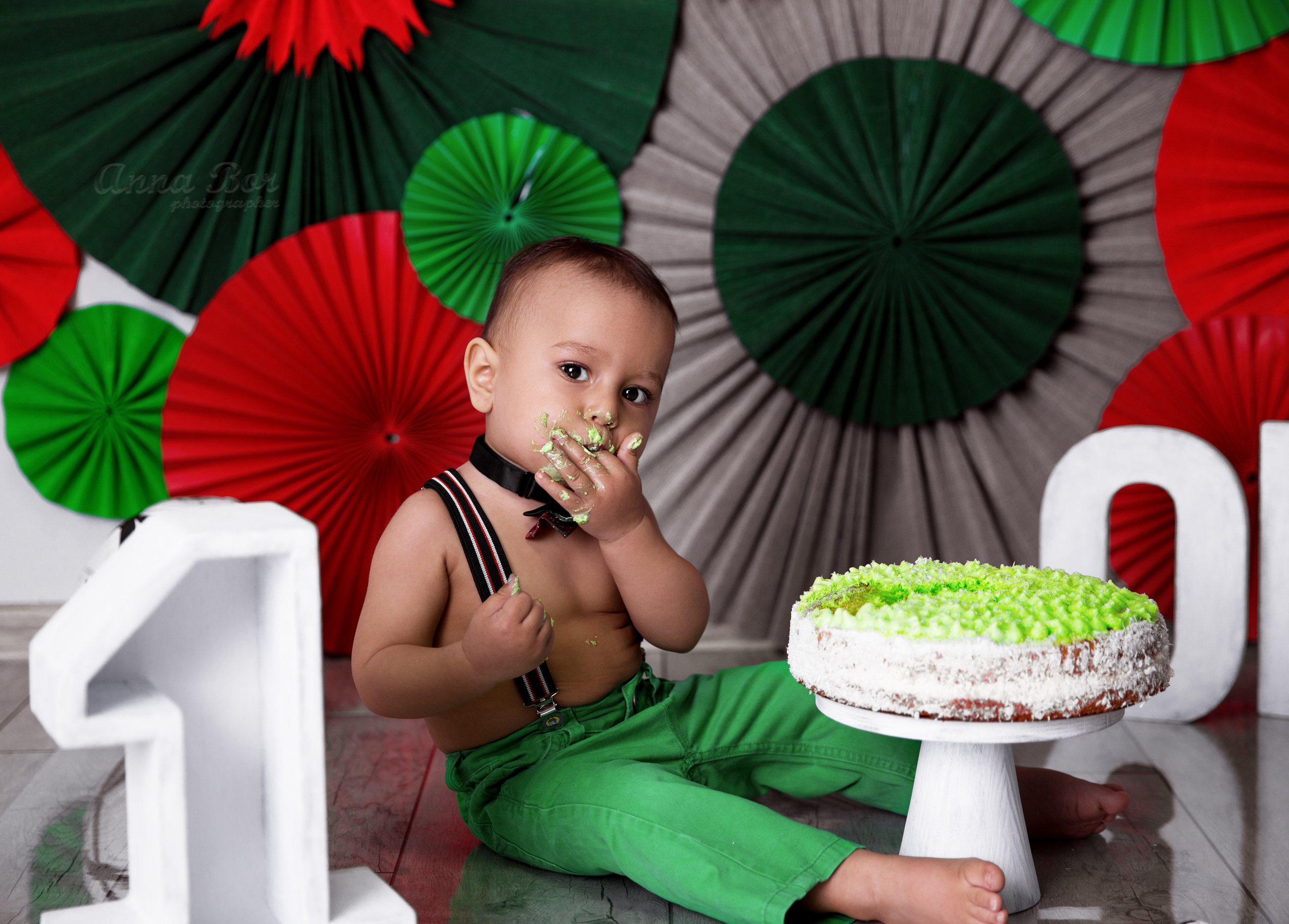 Фотосессия ГОДОВАСИЕ. Фотограф новорожденных, детей до года и беременных в Симферополе