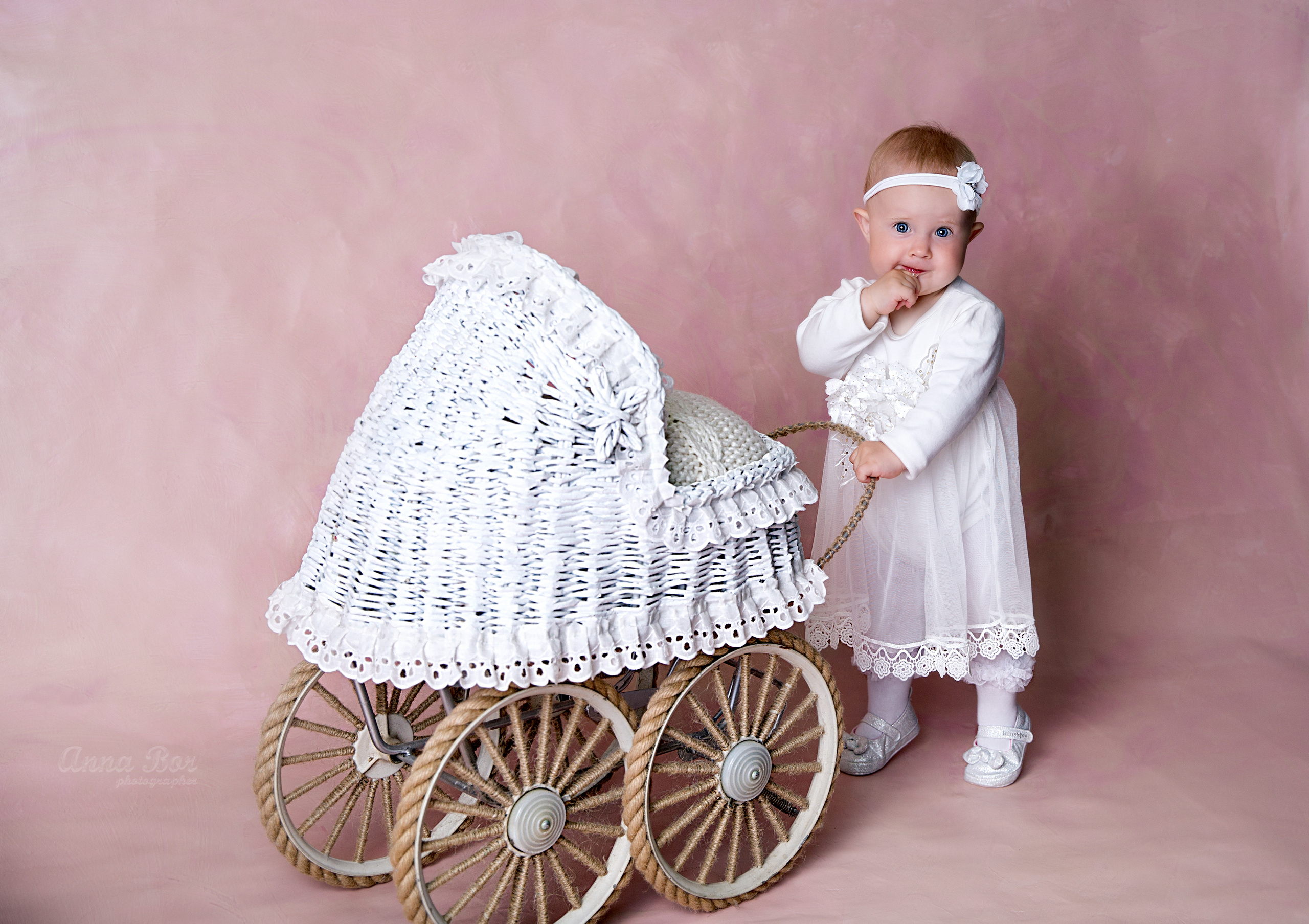 Фотосессия ГОДОВАСИЕ. Фотограф новорожденных, детей до года и беременных в Симферополе