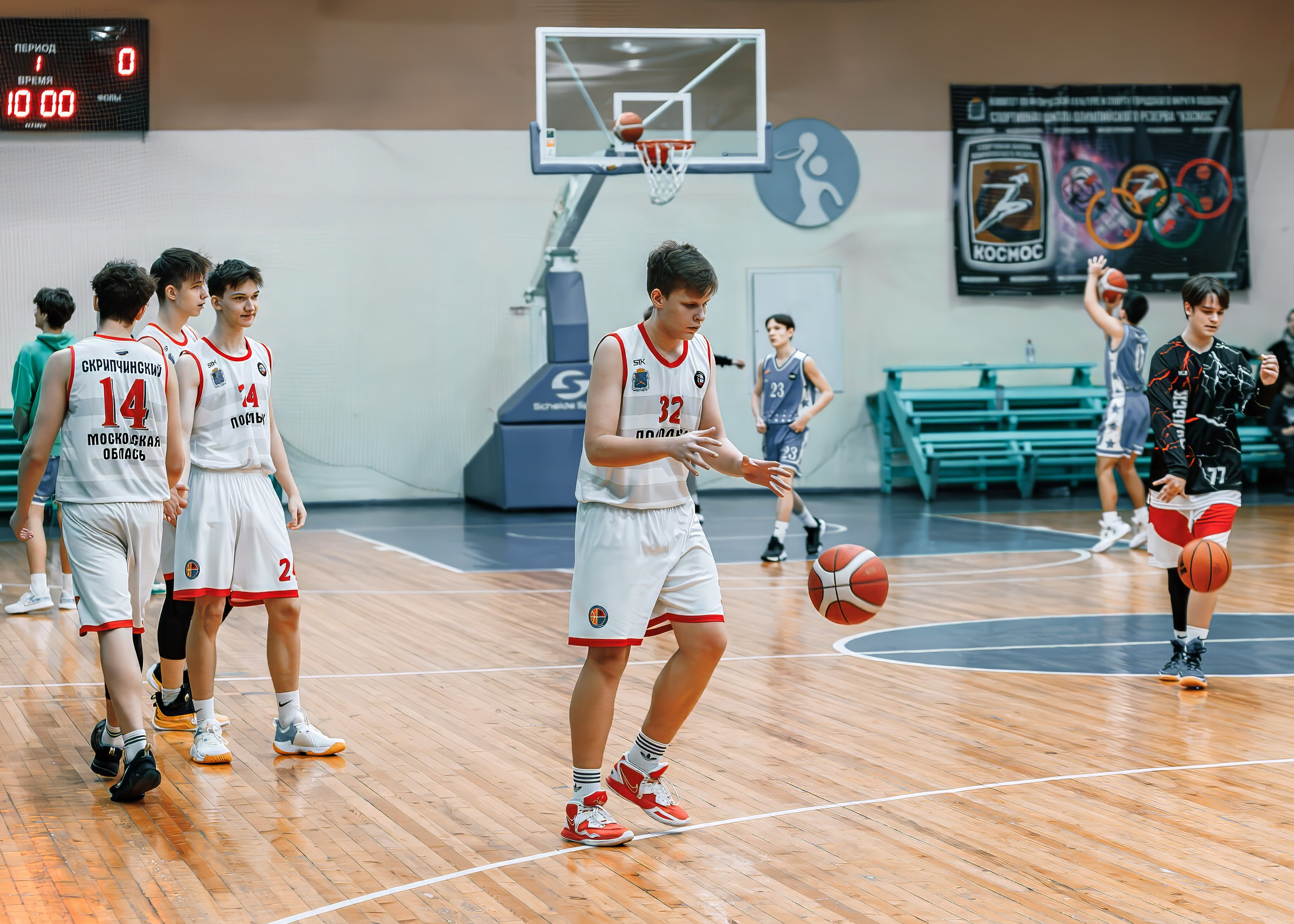СШОР «Космос» тренировка. Выпускные альбомы и школьный фотограф в Подольске, Троицке, Щербинке, Москве и Московской области