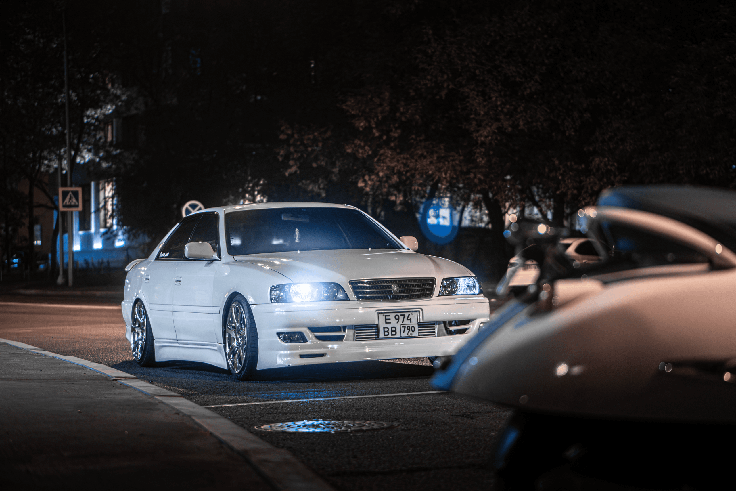 Toyota Chaser JZX100: белая жемчужина