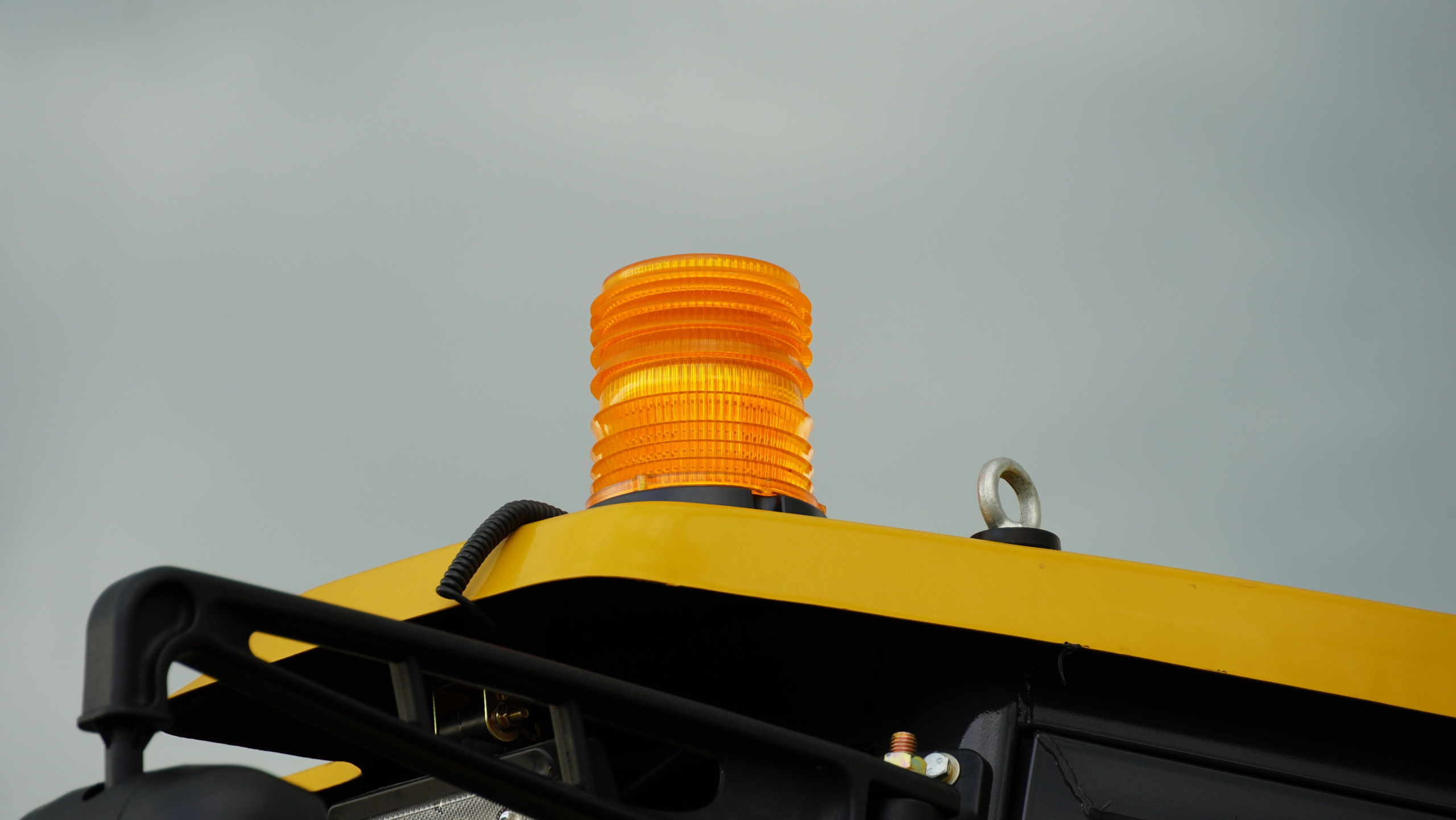 Фото фронт.погр. Beezone 916. Продажа и обслуживание грузовой техники и спецтехники в г. Новосибирск компания СТИ