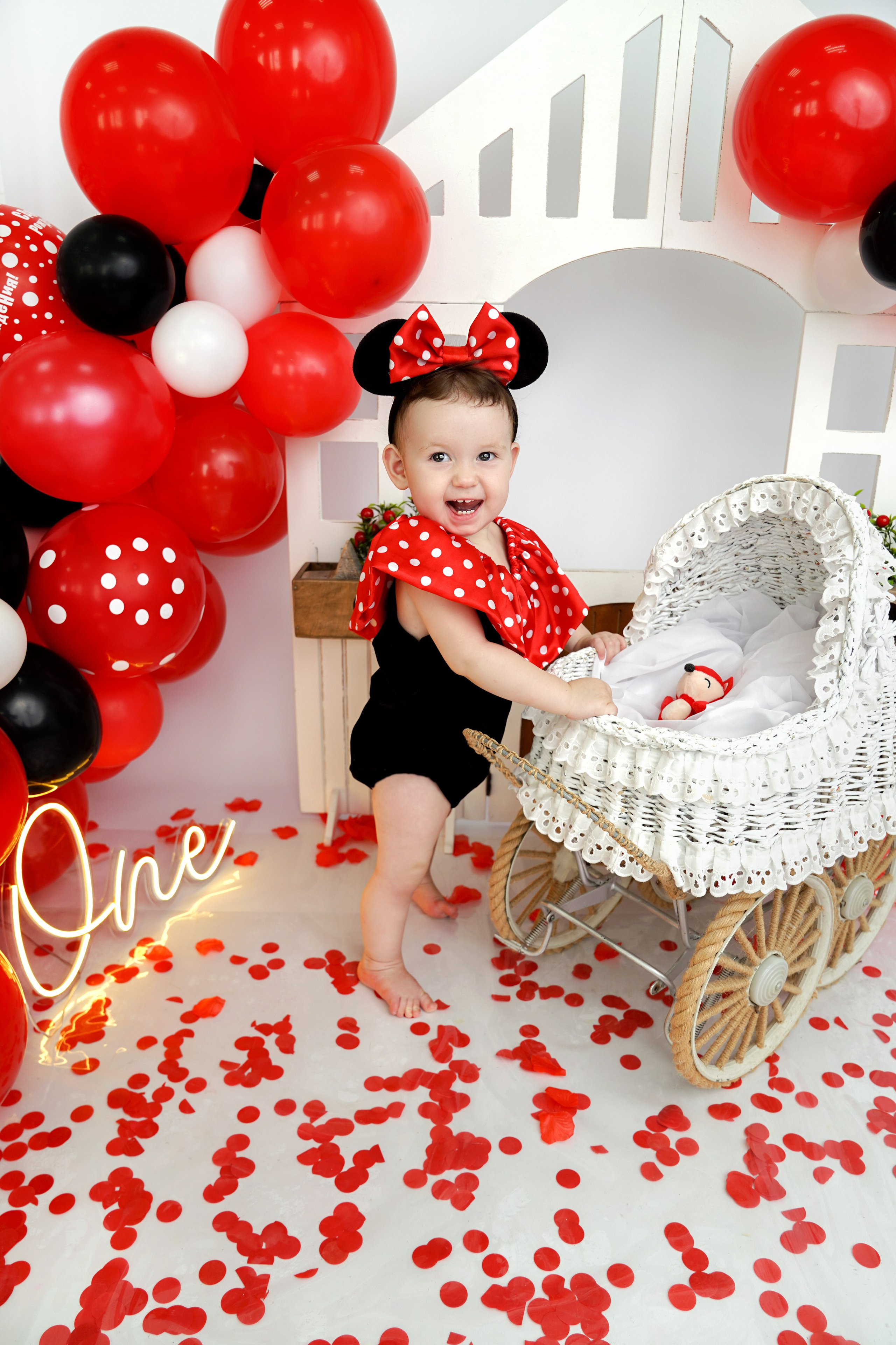 Фотосессия ГОДОВАСИЕ. Фотограф новорожденных, детей до года и беременных в Симферополе