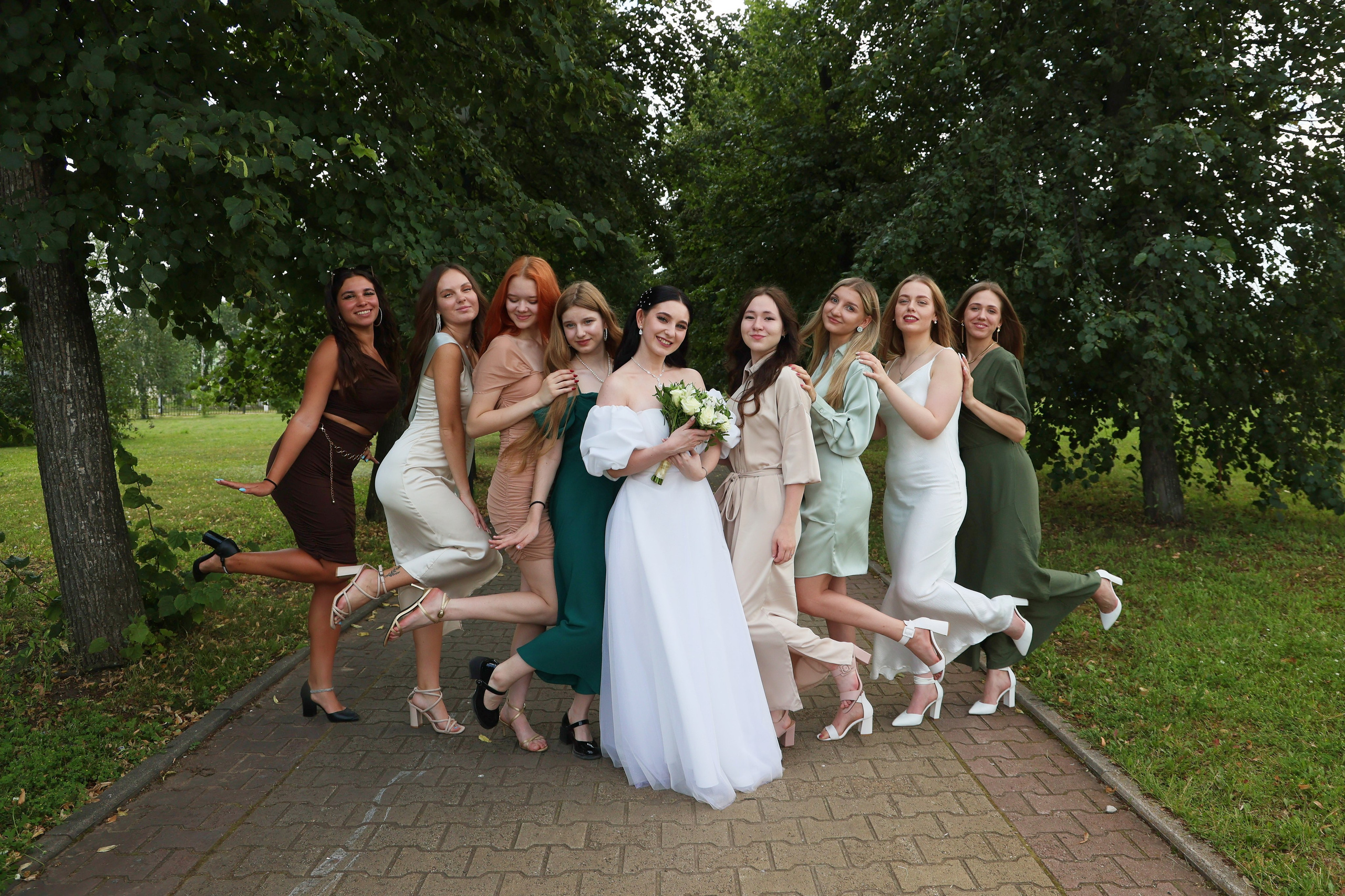 невеста с подружками