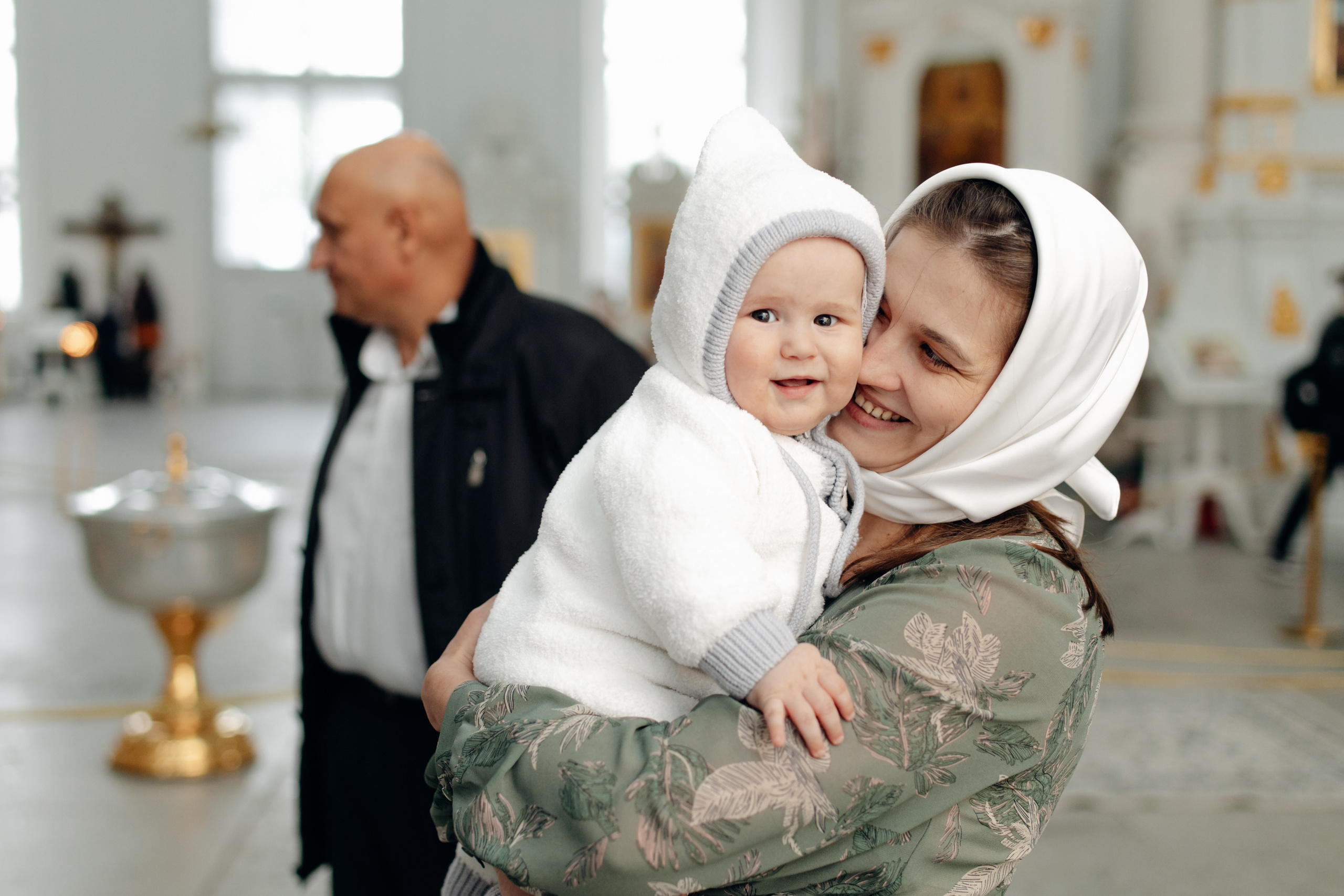 где провести Крещение ребенка в Смольном соборе СПб, лучший храм для Крещение ребенка в Смольном соборе СПб, где креститься питер, лучший собор, церковь для крещения, сколько стоит крещение спб, фотограф на крещение, намоленный храм