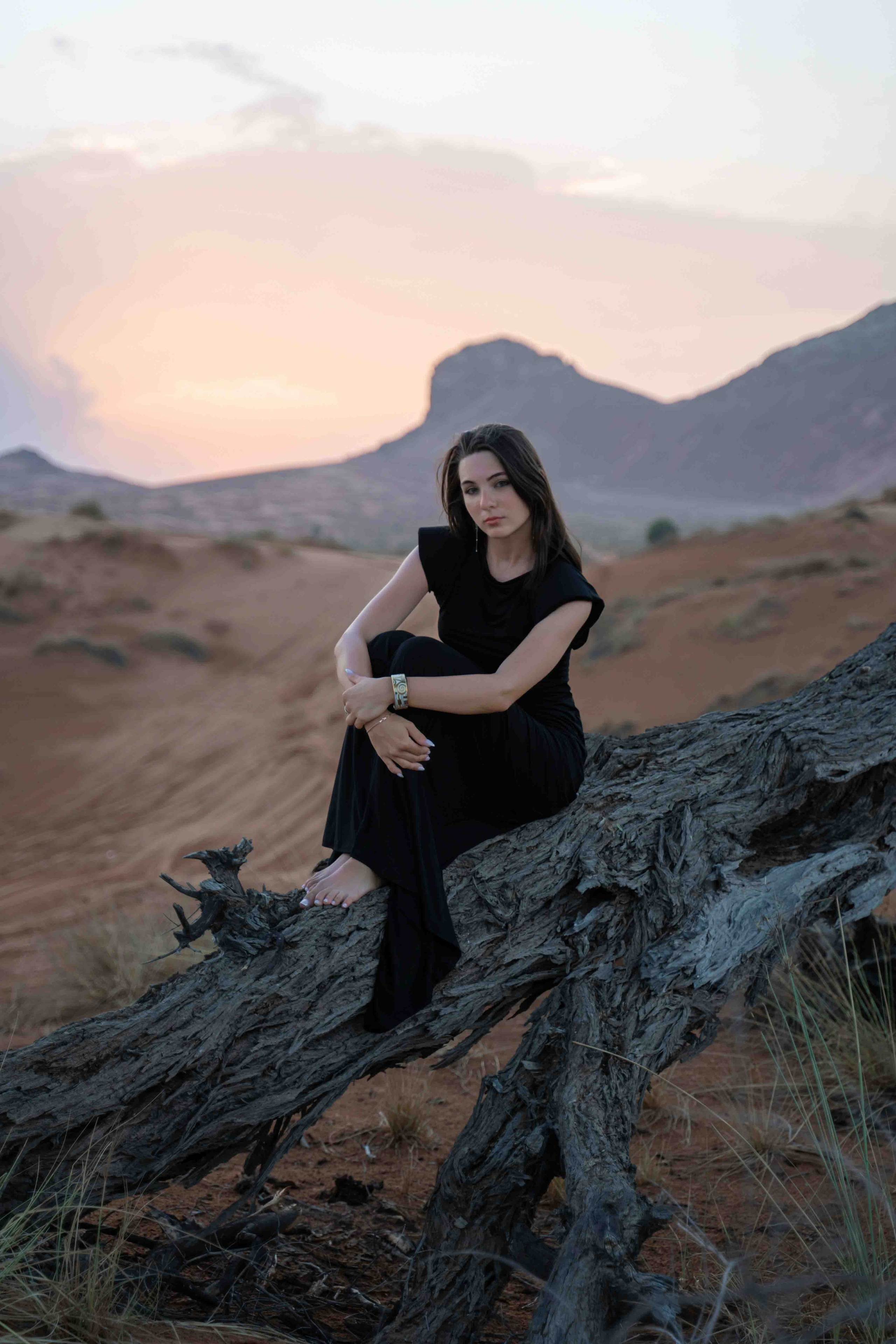 Фотосессия в пустыне ОАЭ с трансфером, выезд из Абу-Даби, Дубая, Фуджейры и других эмиратов. Дорога до пустыни занимает около 1 часа.