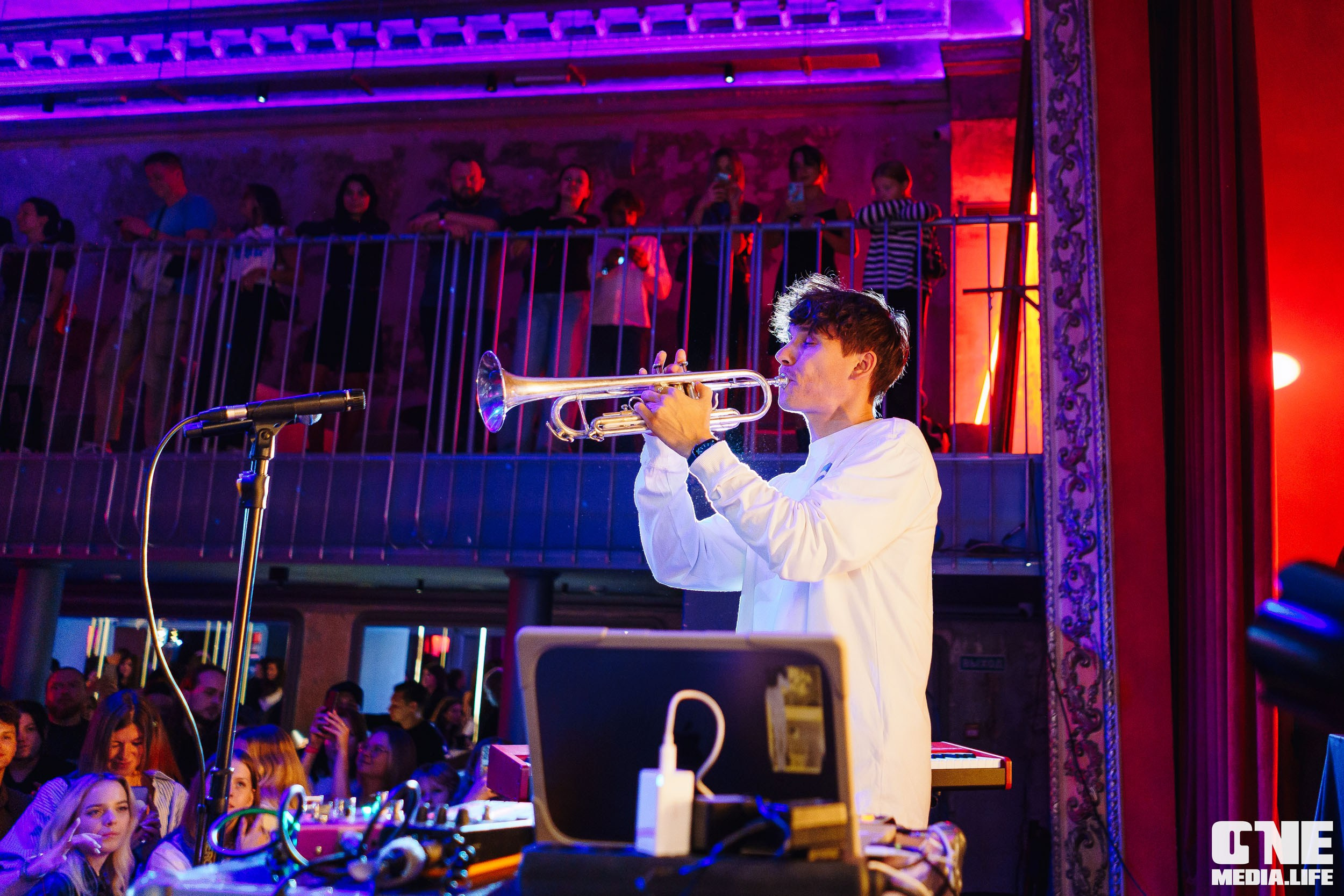 Фоторепортаж из клуба UNIVERSAL. One Media Life: фоторепортажи, фотоотчеты с мероприятий и заведений