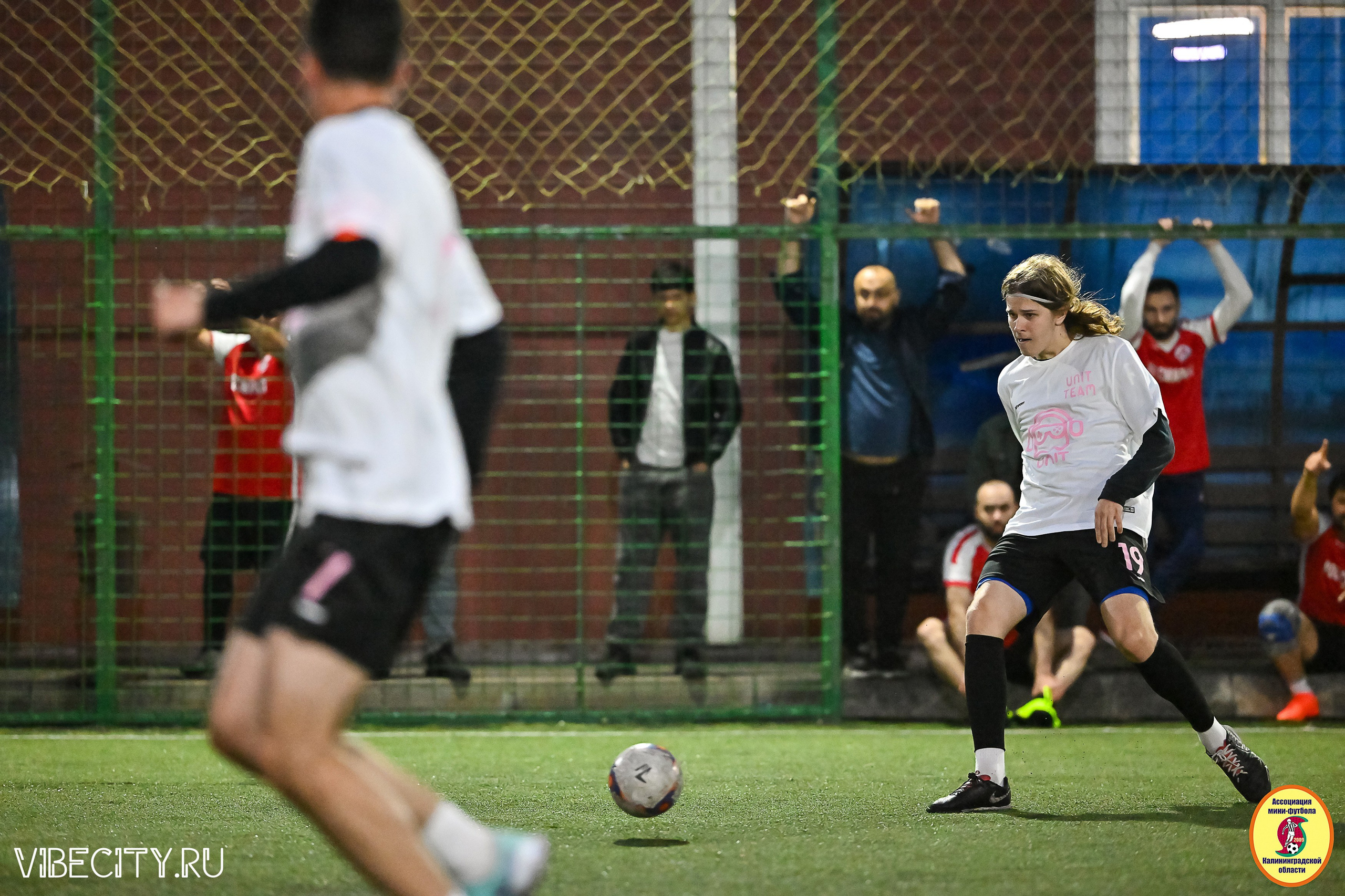 ИГРЫ МИНИ-ФУТБОЛЬНОЙ И КОРПОРАТИВНОЙ ЛИГИ. VIBECITY.RU Вайб Сити Ру Фоторепортажи Фотоотчеты Калининград