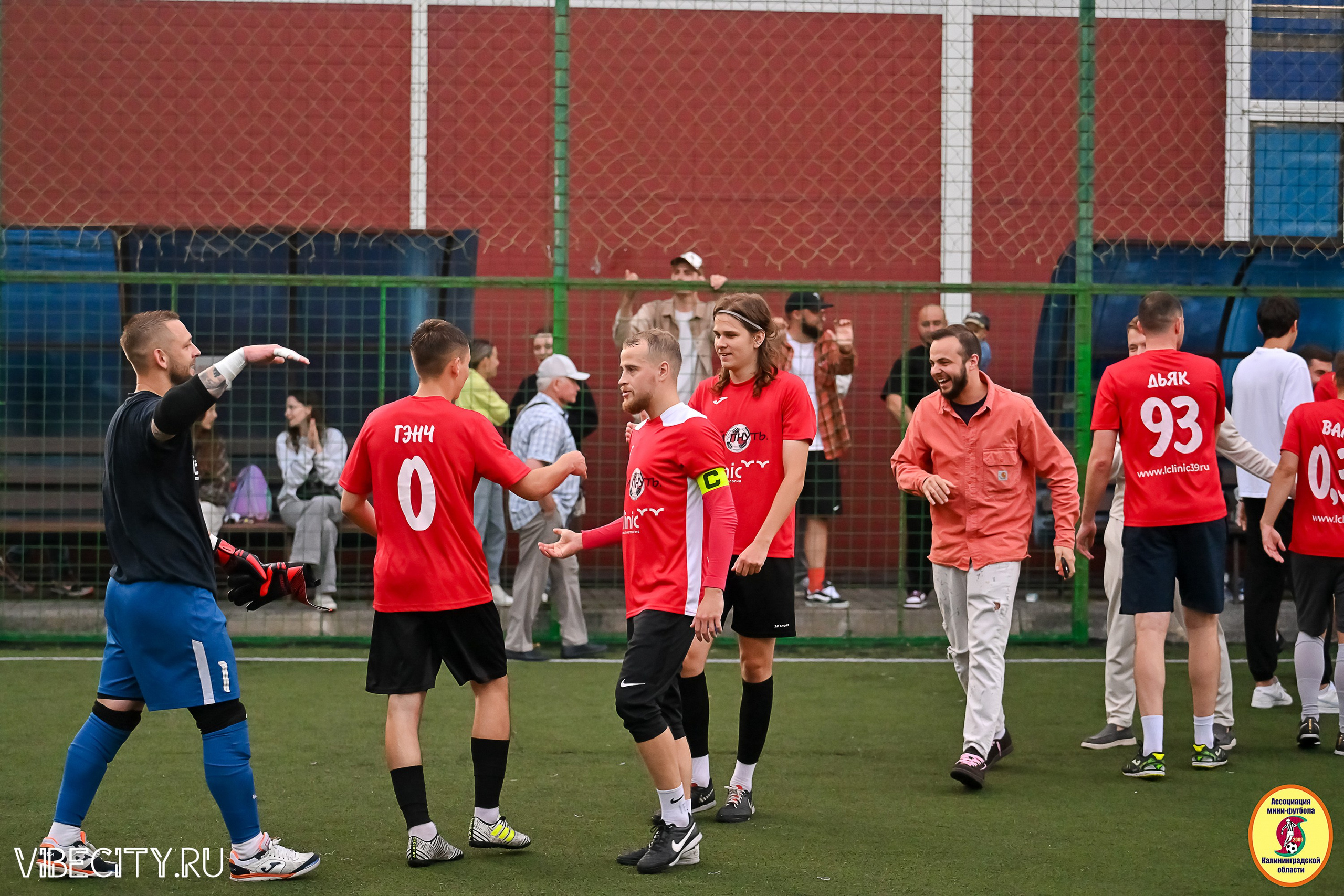 ИГРЫ МИНИ-ФУТБОЛЬНОЙ И КОРПОРАТИВНОЙ ЛИГИ. VIBECITY.RU Вайб Сити Ру Фоторепортажи Фотоотчеты Калининград