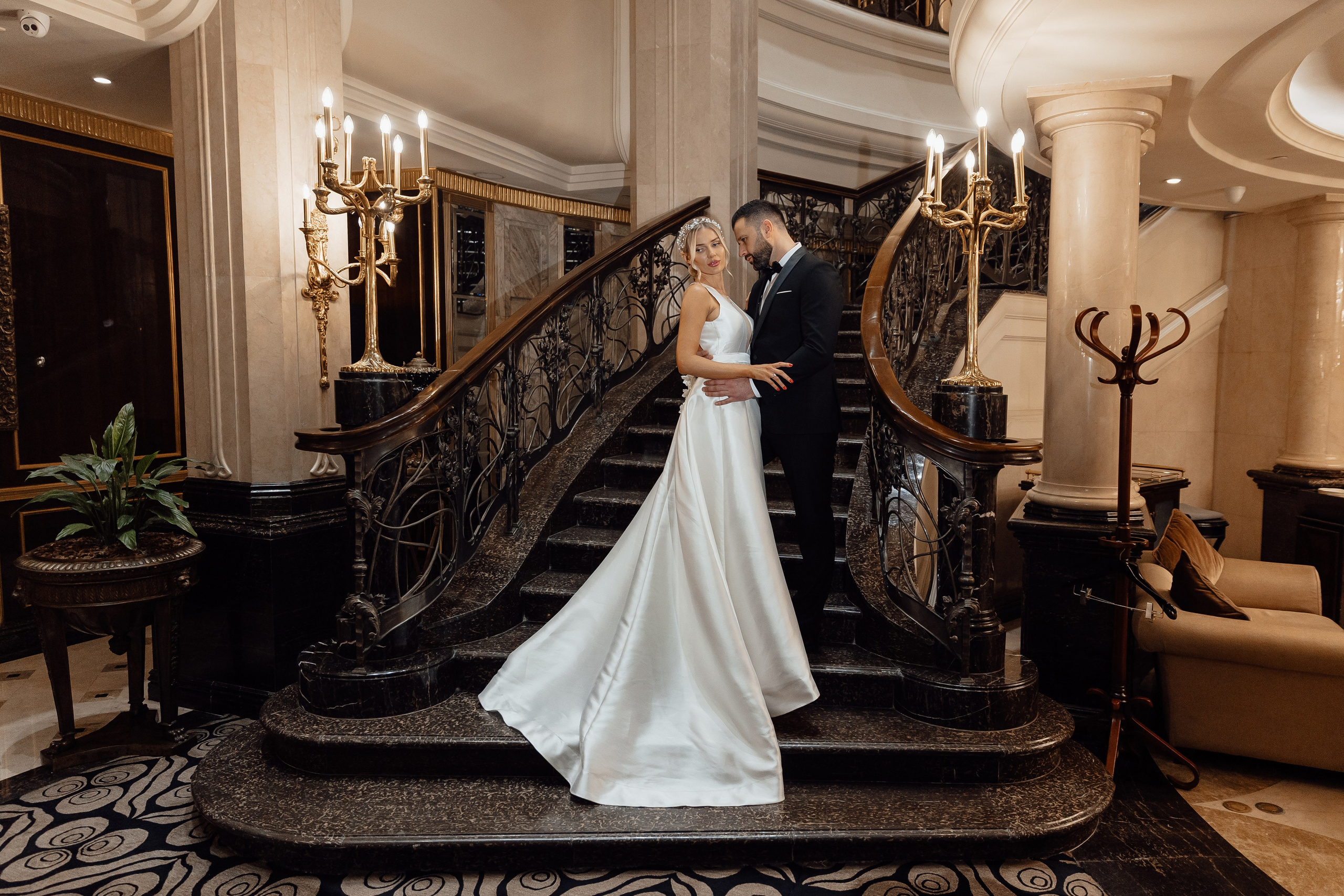 свадебная фотосессия в отеле ст регис Москва Никольская