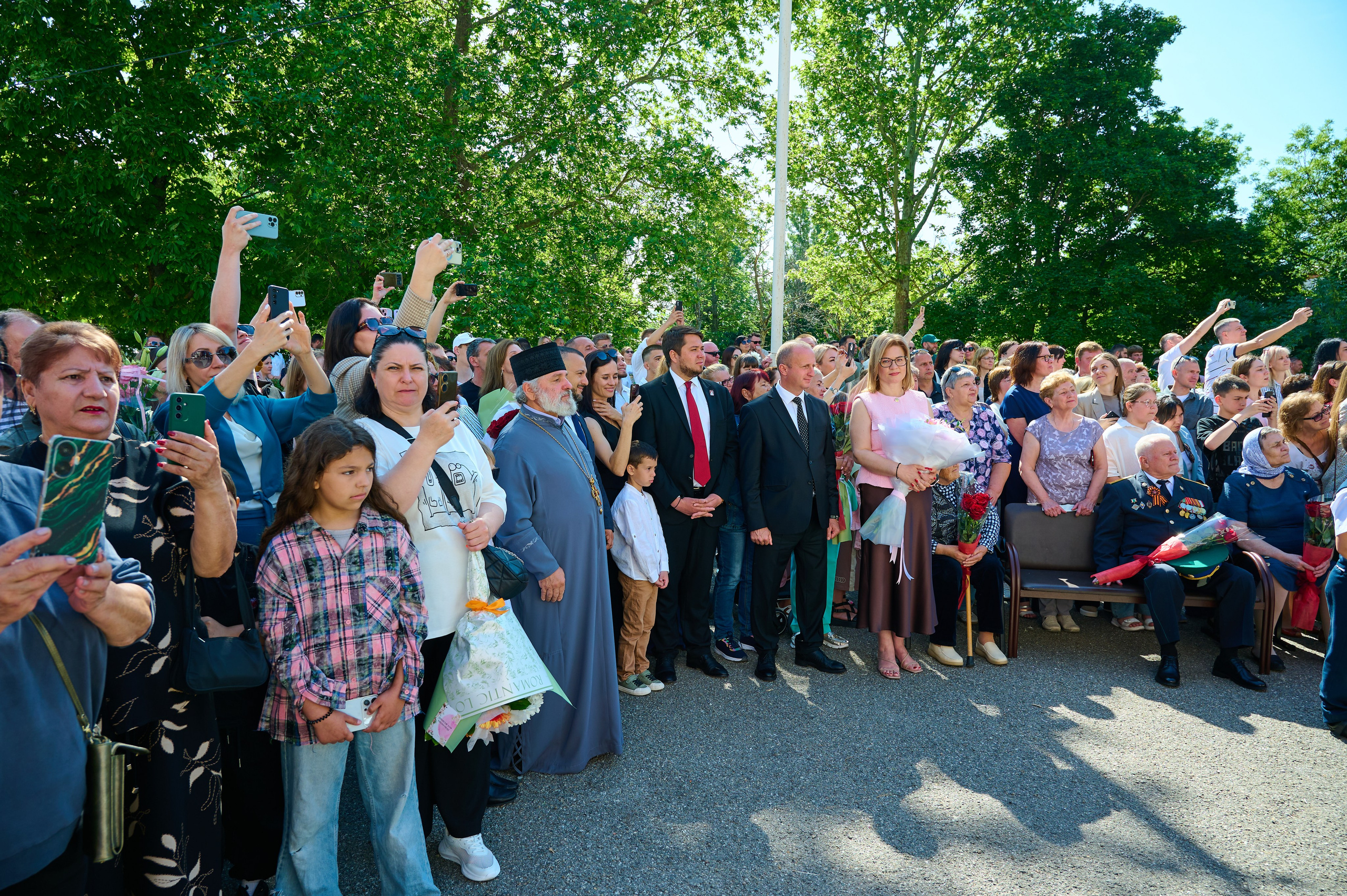 Последний звонок 2025. Жизнь курорта Кабардинка в фотографиях