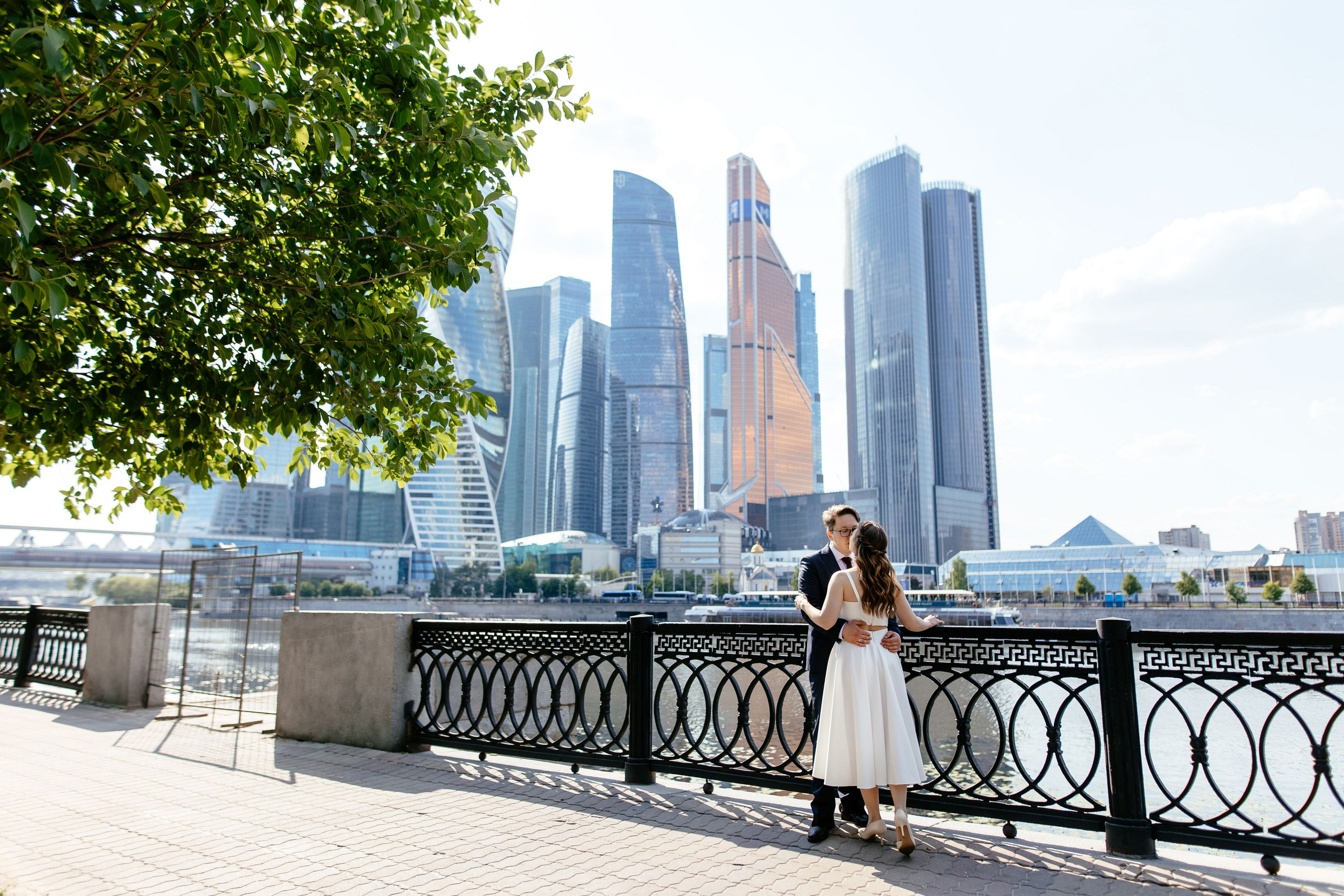Свадебная фотосессия в Кутузовском дворце бракосочетания. Свадьба в Москва-Сити. Свадебный и семейный фотограф Екатерина Иванова