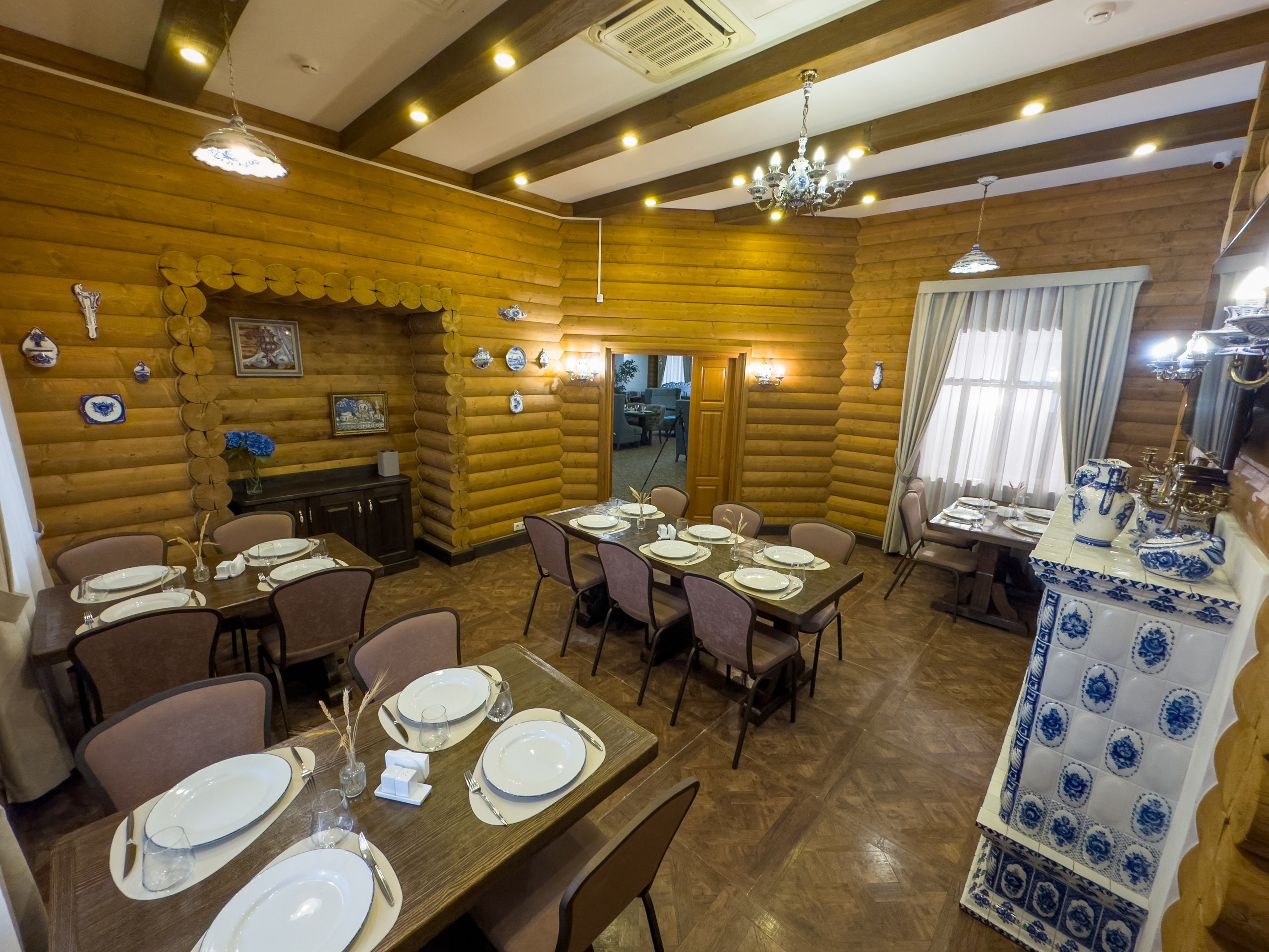 Банкетный зал «Гжель», ресторана «Дача ". Фотограф в Оренбурге. Профессиональный фотограф