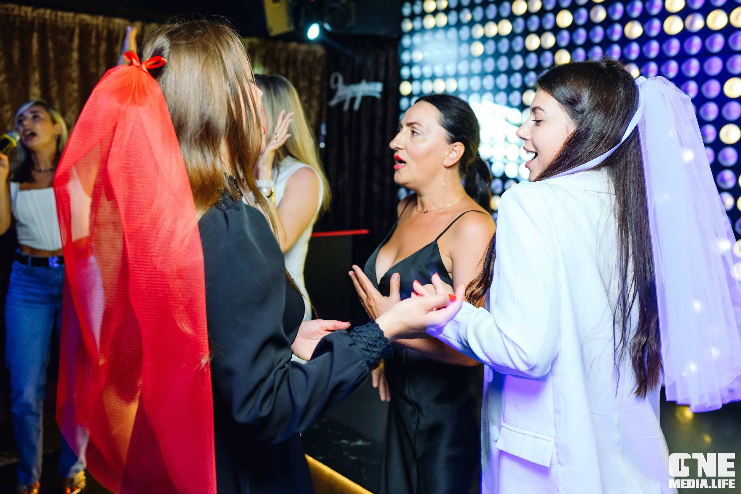 Фоторепортаж из караоке-клуба Эйфория. One Media Life: фоторепортажи, фотоотчеты с мероприятий и заведений