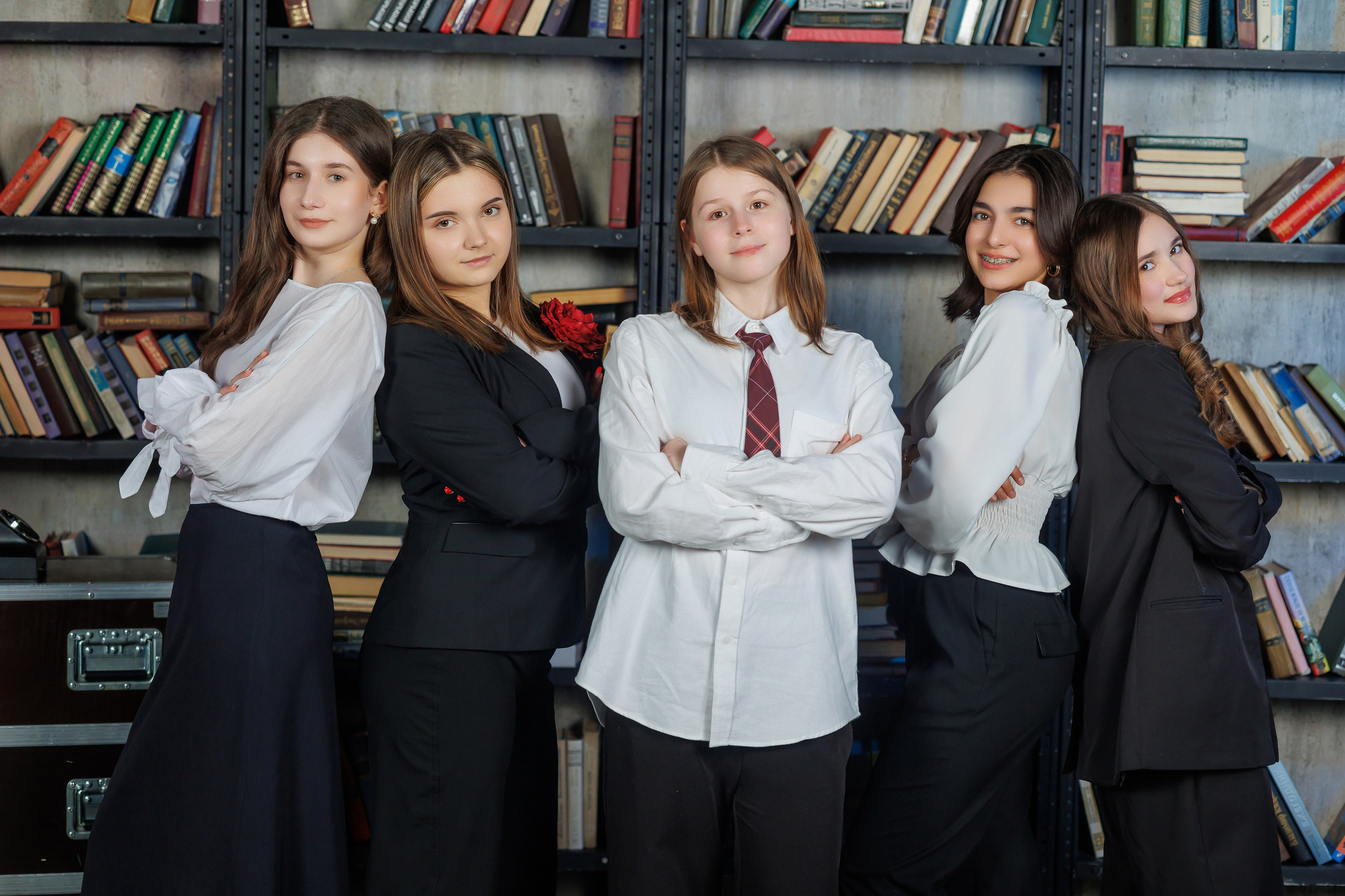 Студийная фотосъемка для старших классов в Москве. Профессиональная фото и видеосъемка. Москва
