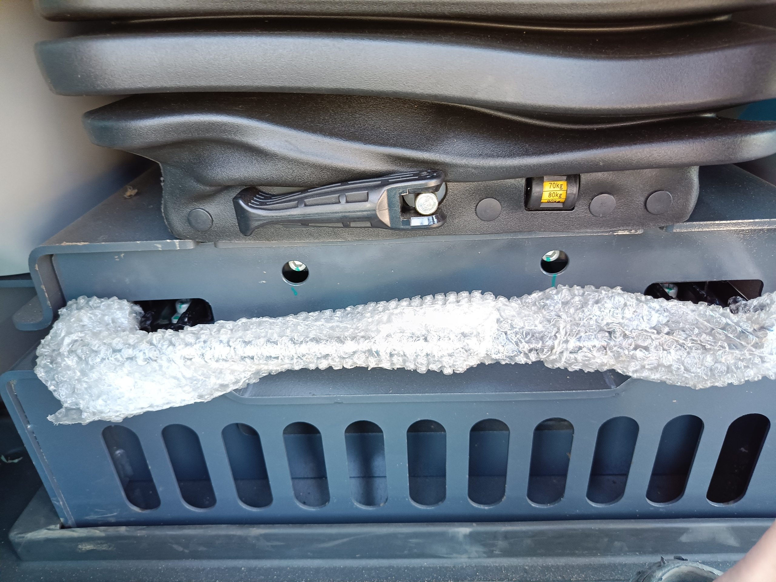 Фото гус. экс. Beezone В210EW. Продажа и обслуживание грузовой техники и спецтехники в г. Новосибирск компания СТИ