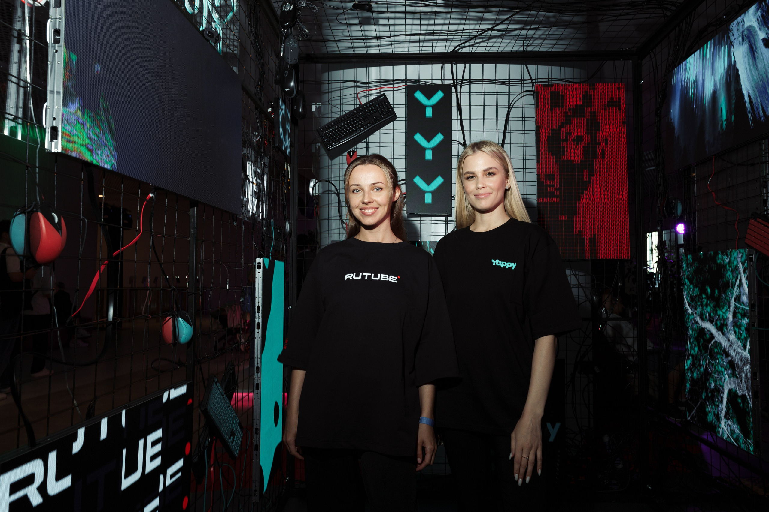 ЛЦТ ФЕСТ 2024 в арт кластере Ломоносов. Свадебные фотосессии в Москве. Фотограф Сергей Ржевский