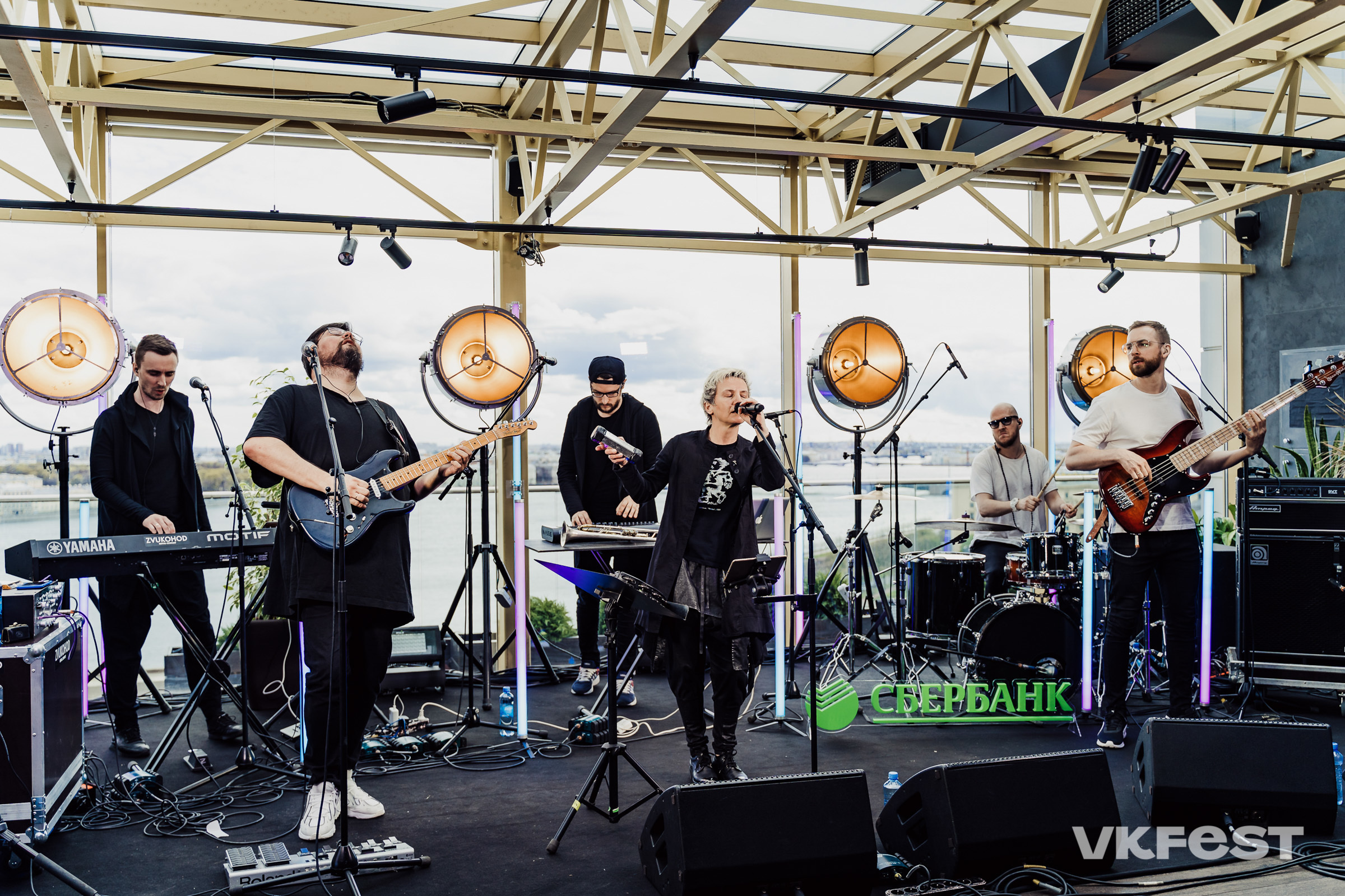 Сурганова и Оркестр — живое выступление на VK Fest 2020. Святослав Буньков | фотограф