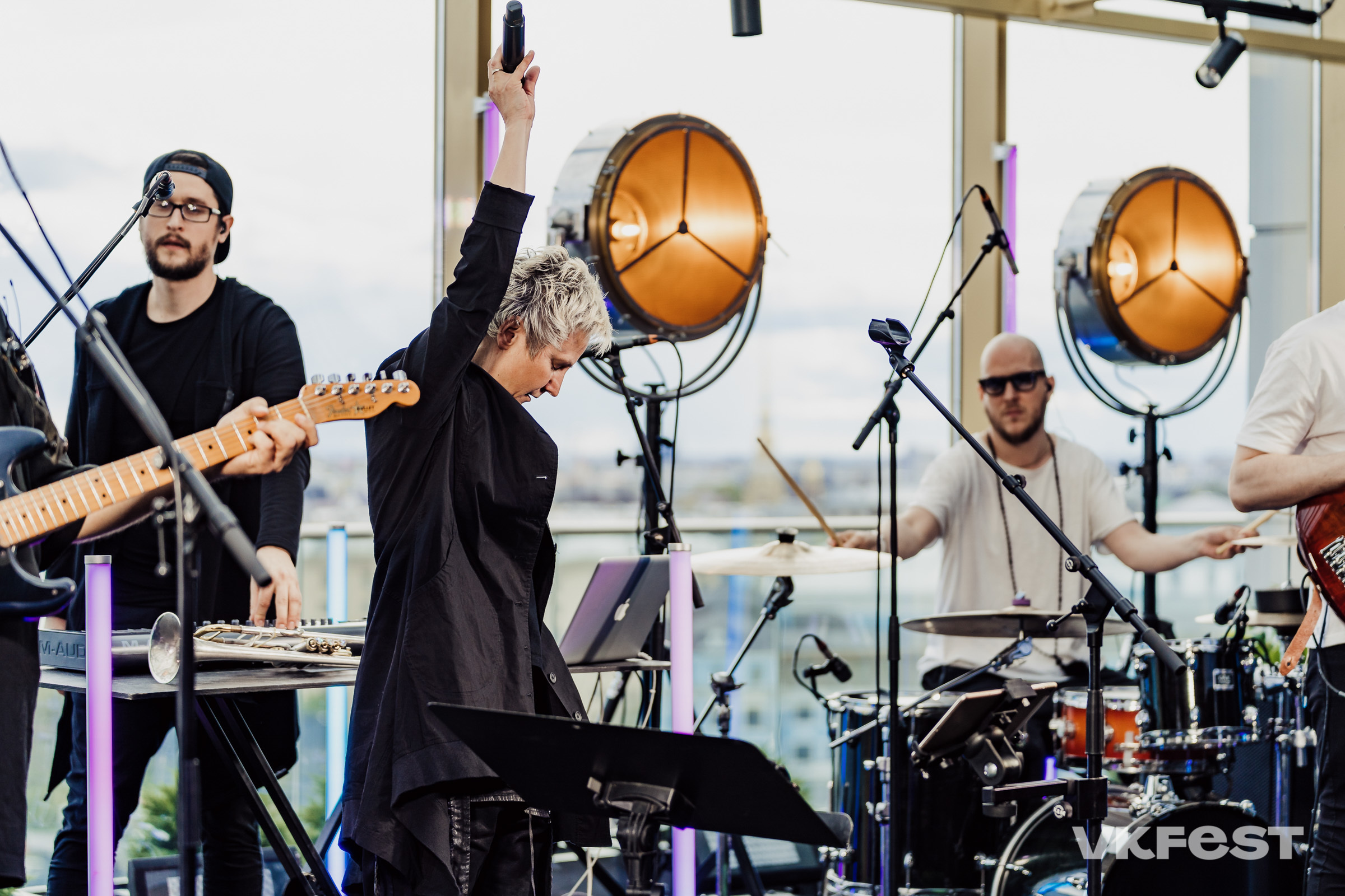 Сурганова и Оркестр — живое выступление на VK Fest 2020. Святослав Буньков | фотограф