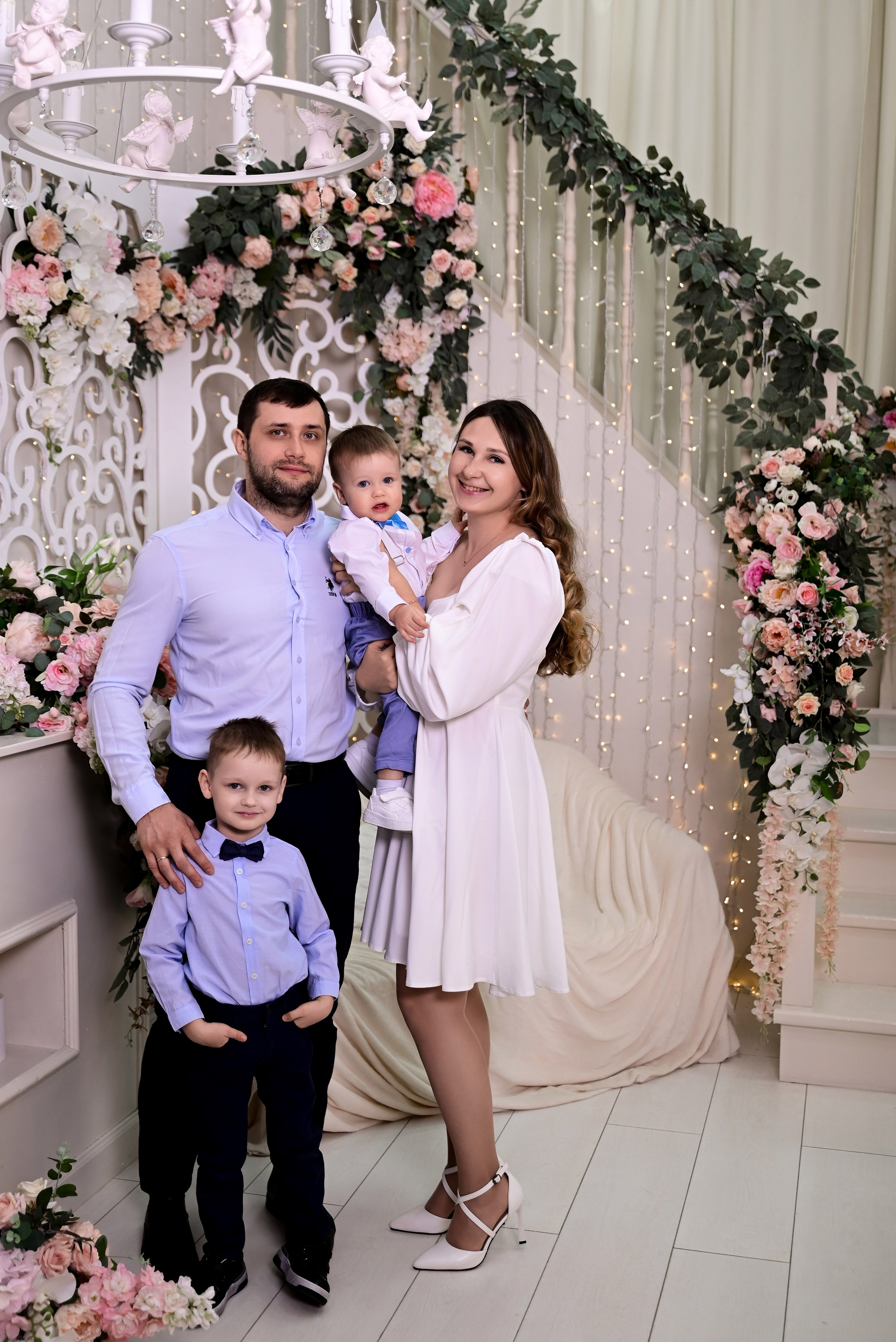 Семейная. Фотостудия Зефир. Фотосессии в студии под ключ. Москва. Семейные и детские фотосессии