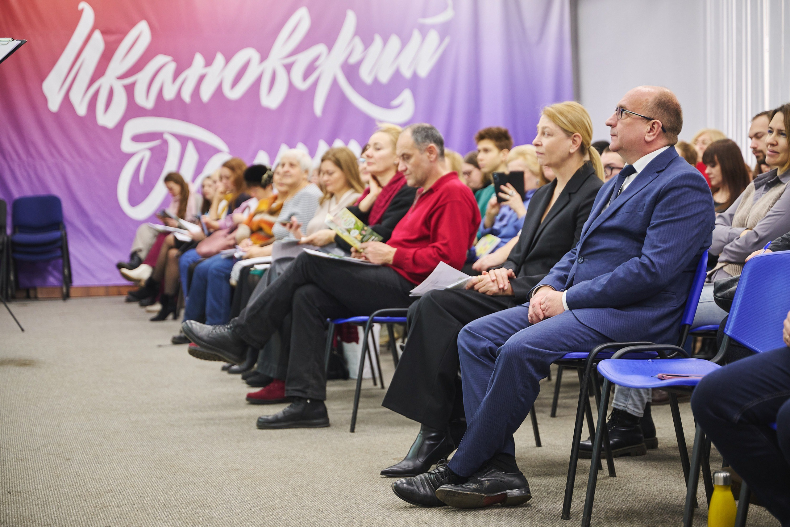 Ива Фонд — Цветущий город город Иваново. Фотограф в Иваново: Каталожная съемка одежды и постельного белья, Wildberries