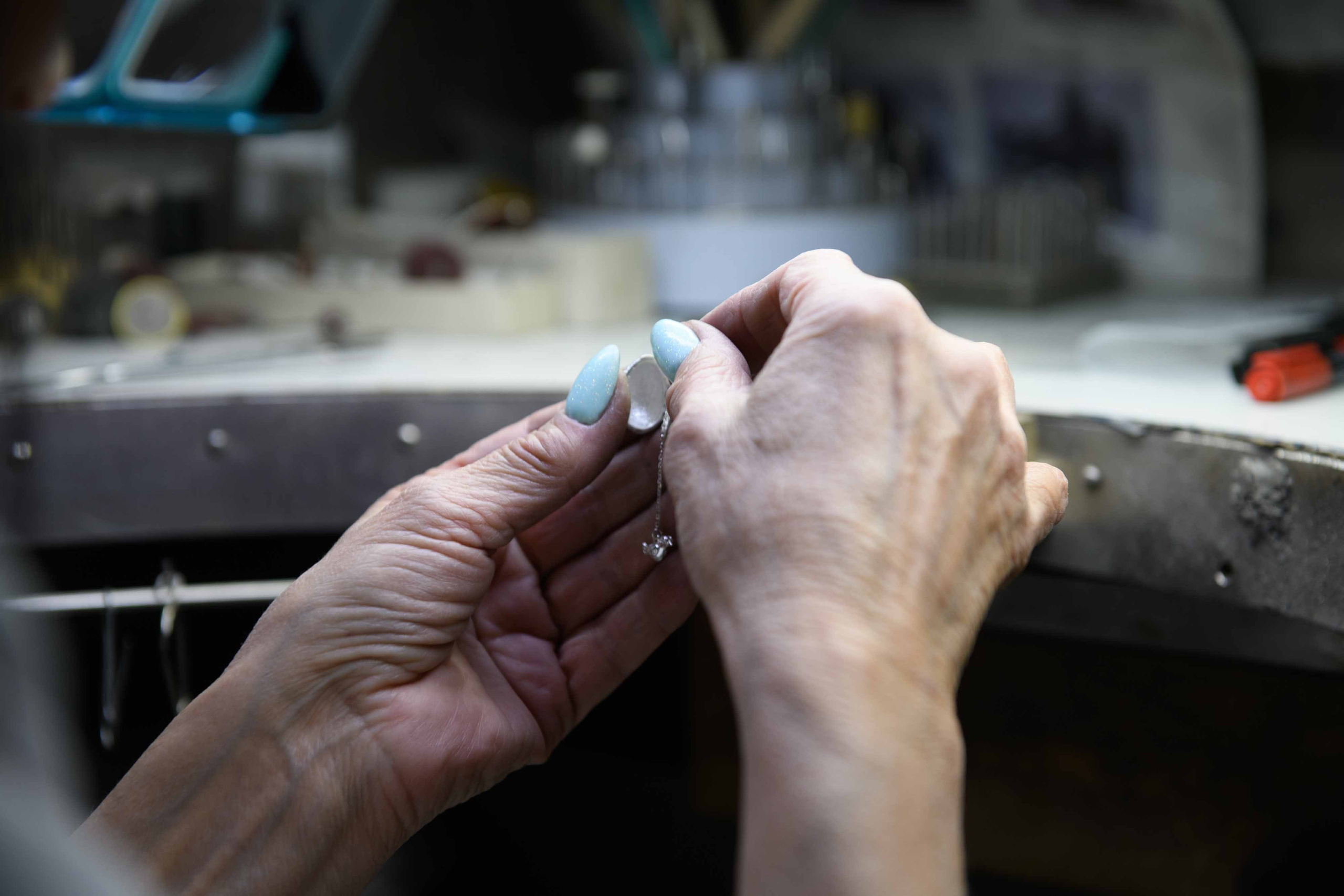 Русские Самоцветы: За кулисами легенды — Фотоальбом об искусстве и производстве