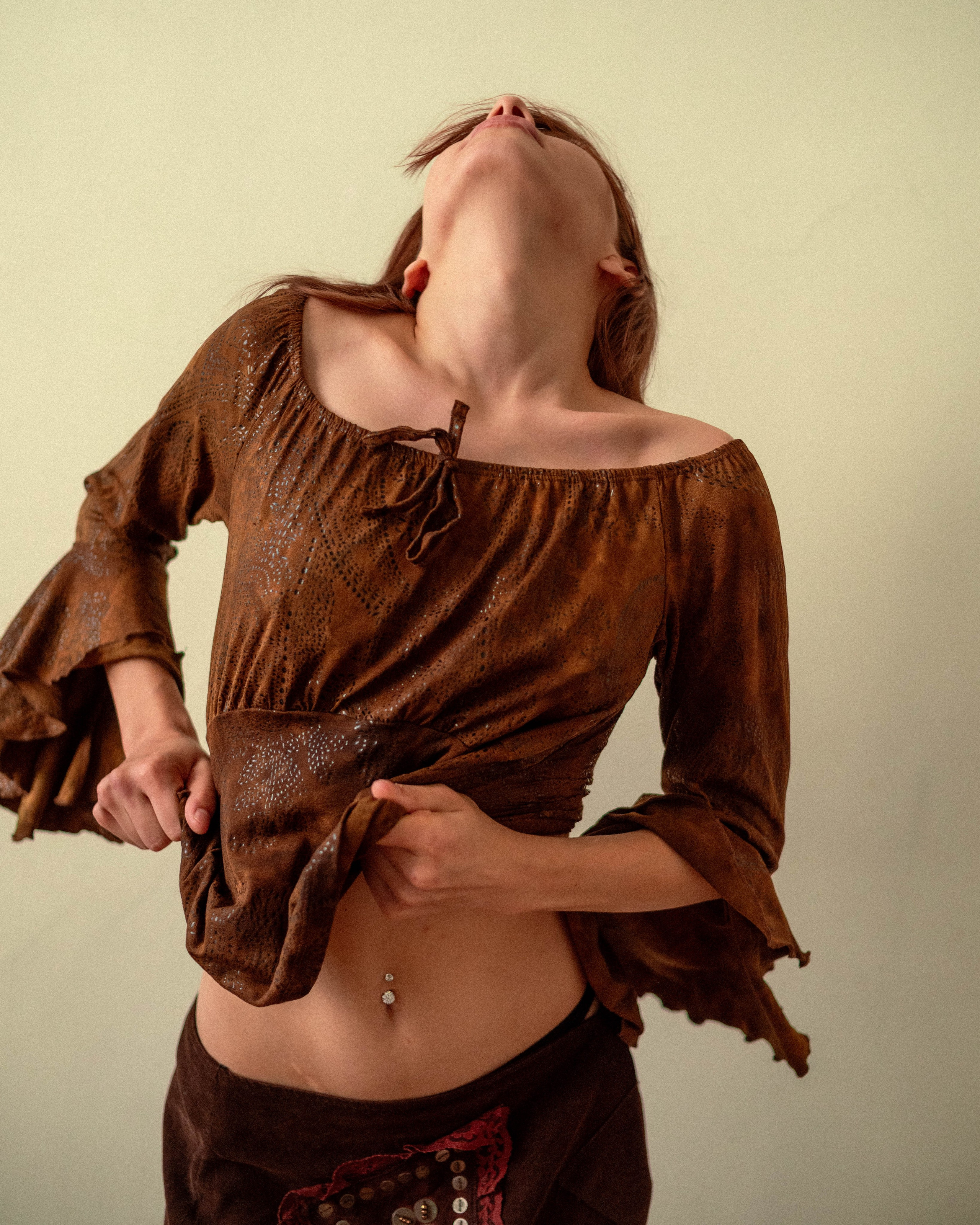 Аня. Женский фотограф. Создатель украшений ручной работы. Модель