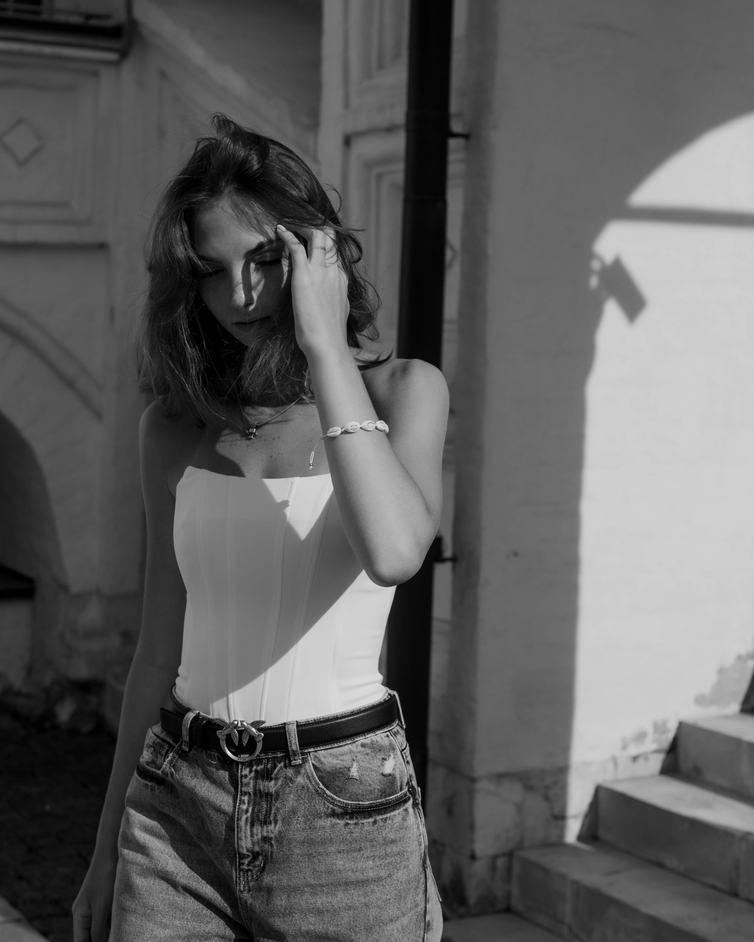 Аня. Женский фотограф. Создатель украшений ручной работы. Модель