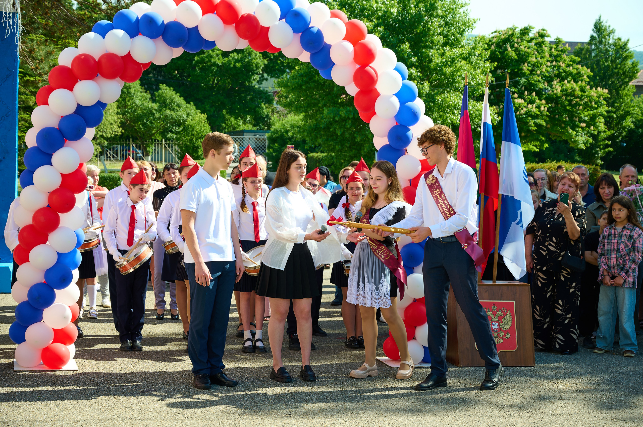 Последний звонок 2025. Жизнь курорта Кабардинка в фотографиях