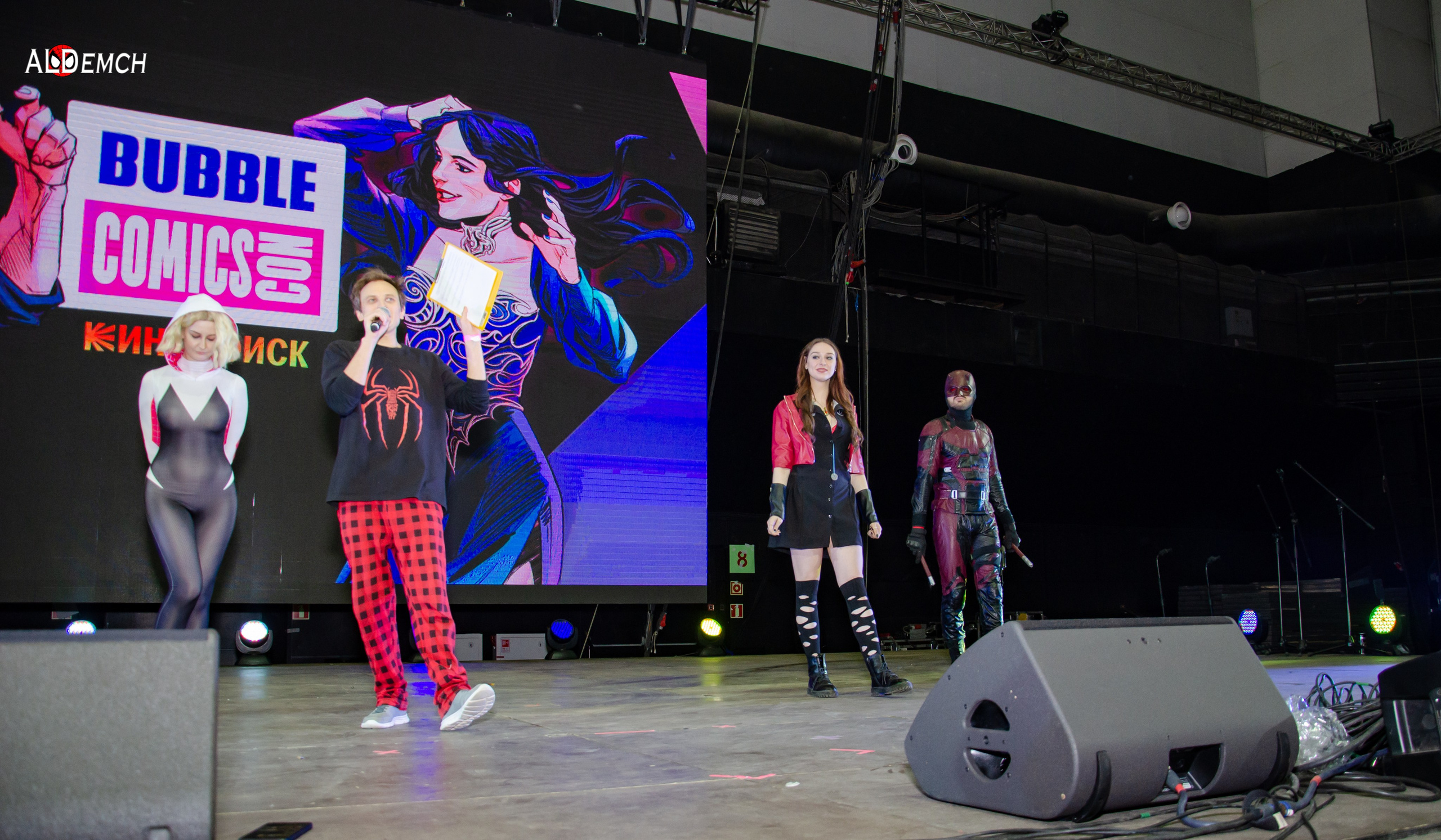 Марвел комикс картинки персонажей и косплей фото в России