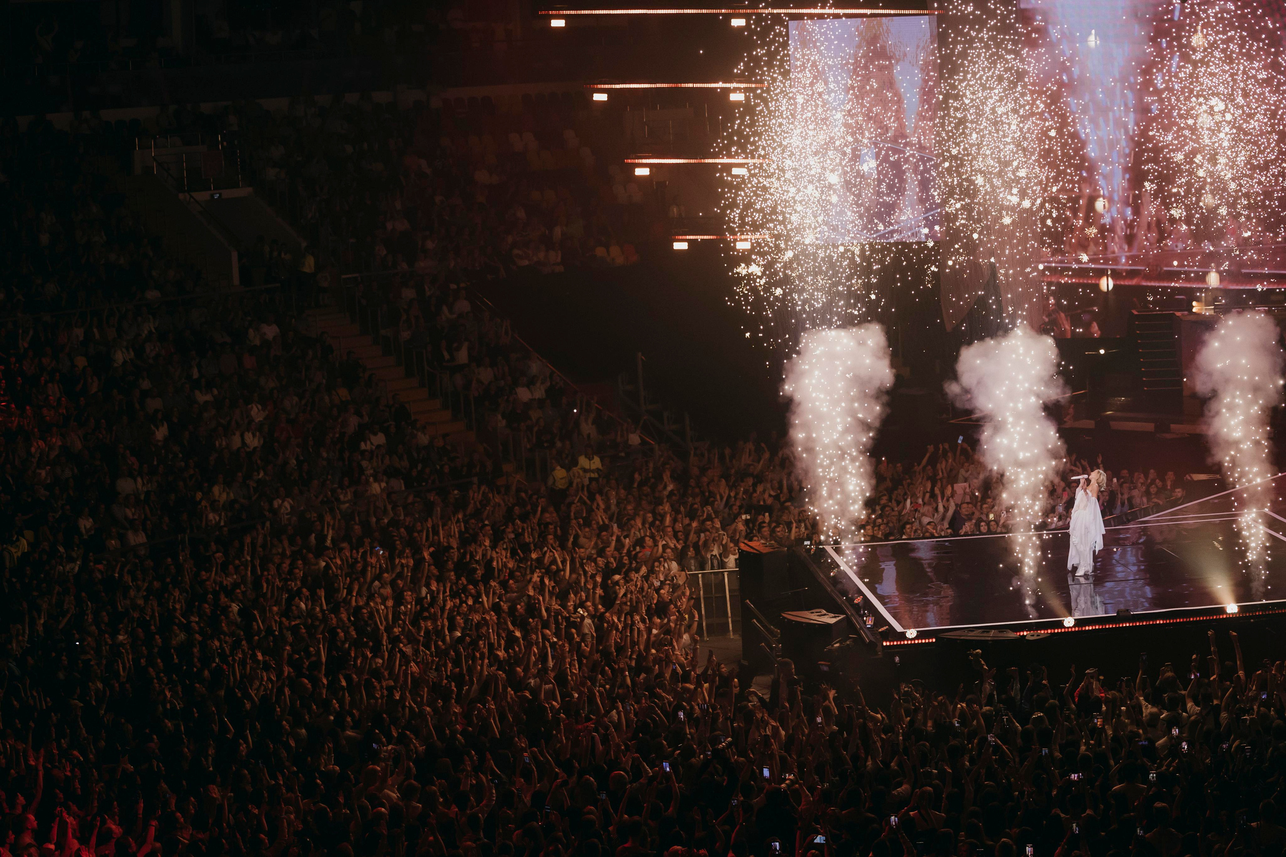 Полина Гагарина: «Навсегда». «Птичка на проводе»: информационный портал в Москве