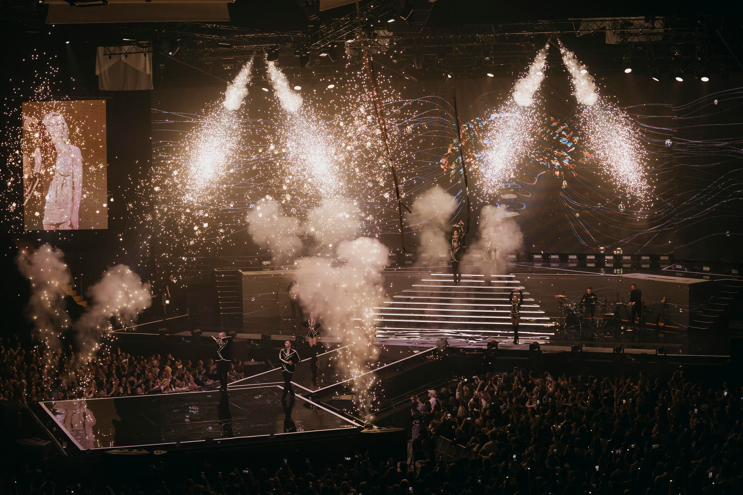 Полина Гагарина: «Навсегда». «Птичка на проводе»: информационный портал в Москве