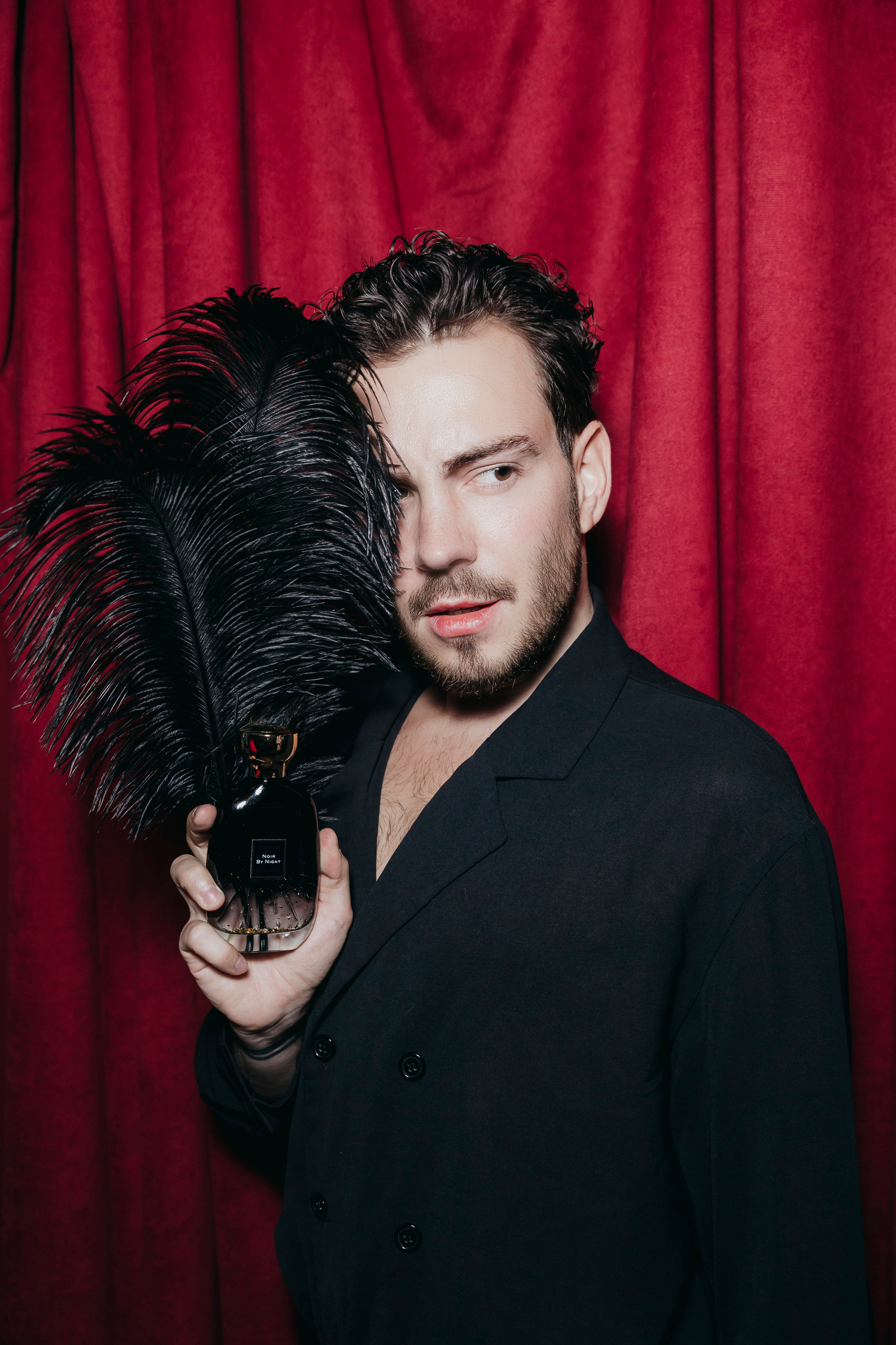 Atelier Des Ors. «Птичка на проводе»: информационный портал в Москве