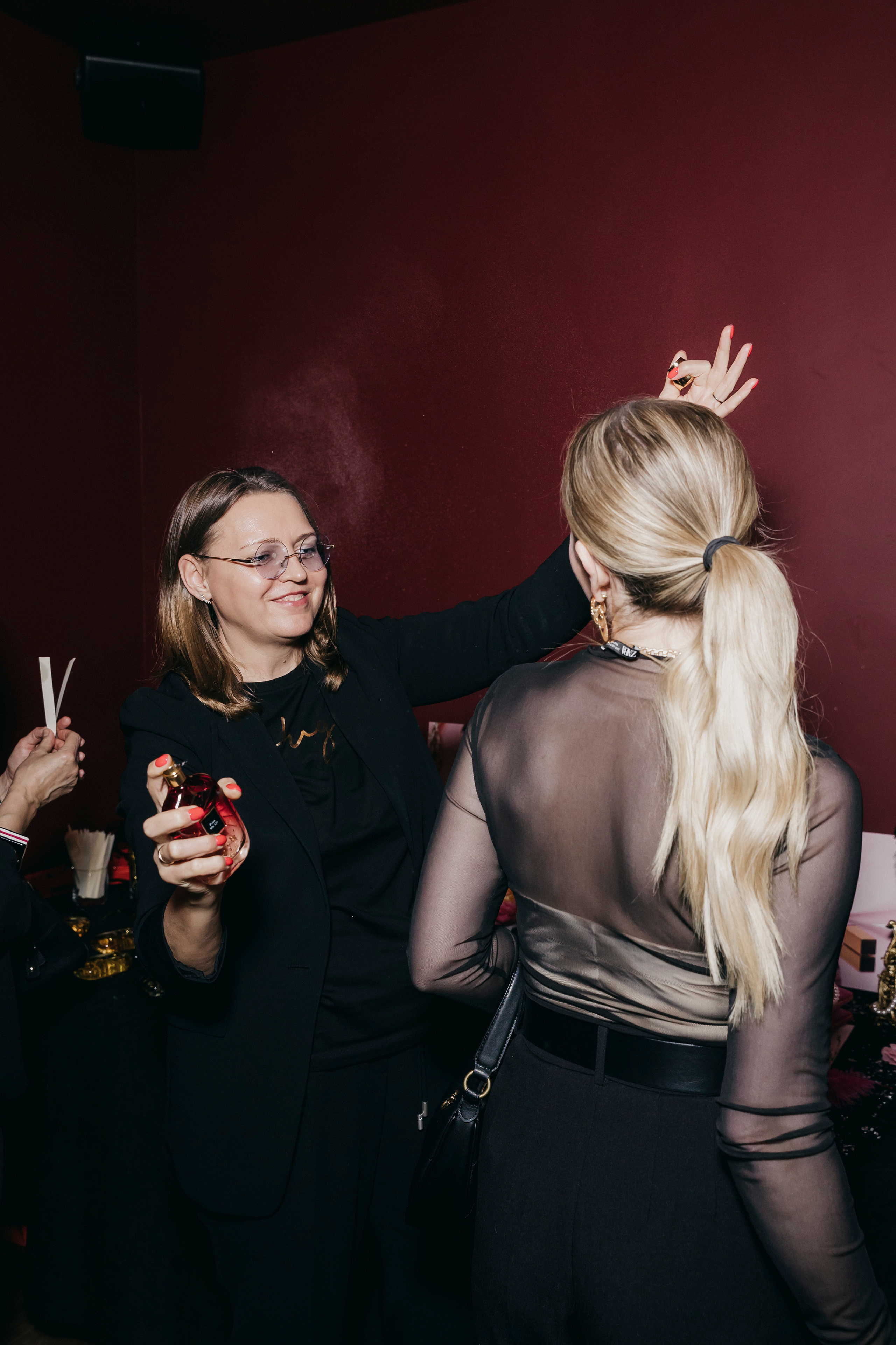 Atelier Des Ors. «Птичка на проводе»: информационный портал в Москве