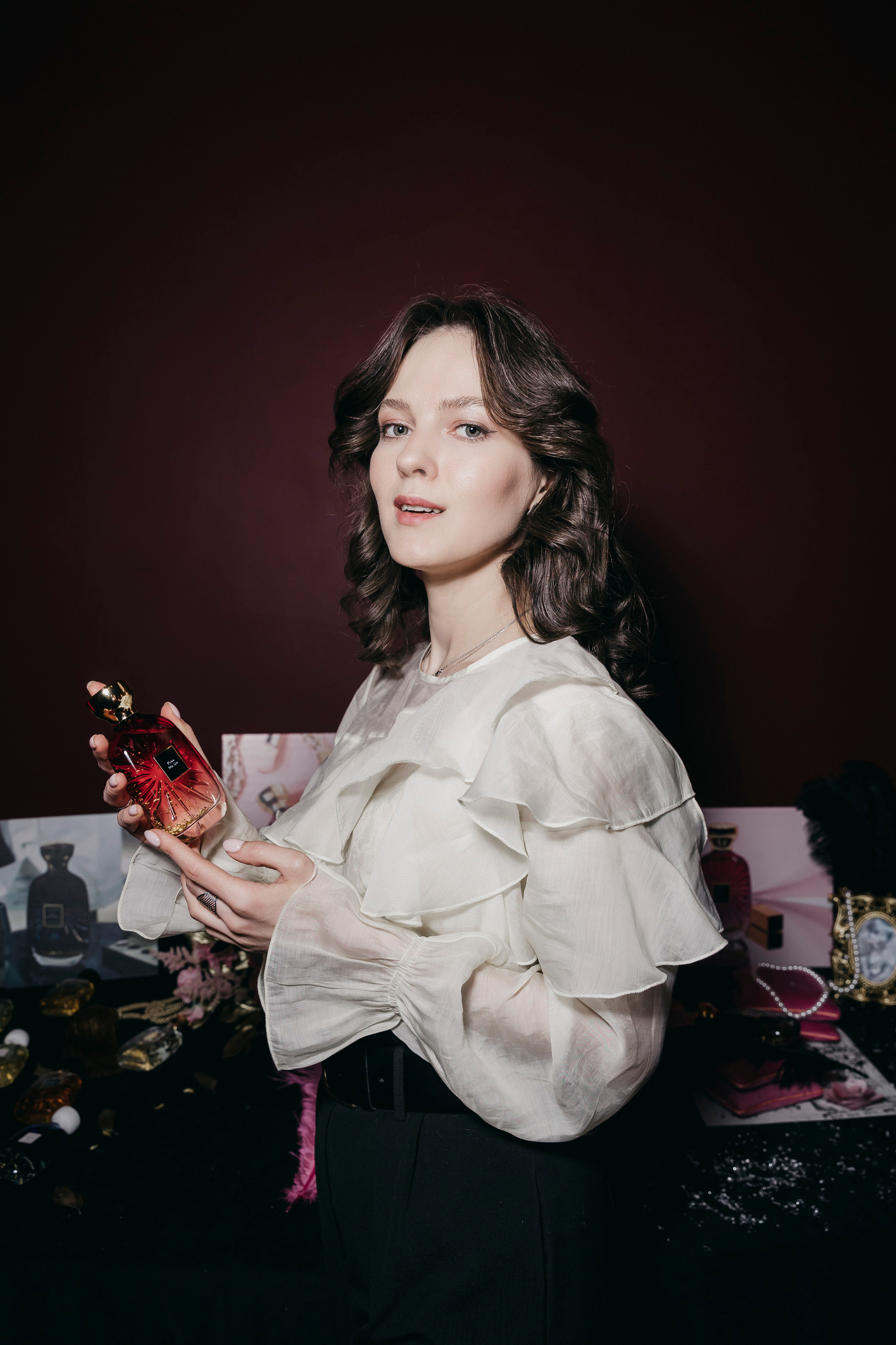 Atelier Des Ors. «Птичка на проводе»: информационный портал в Москве