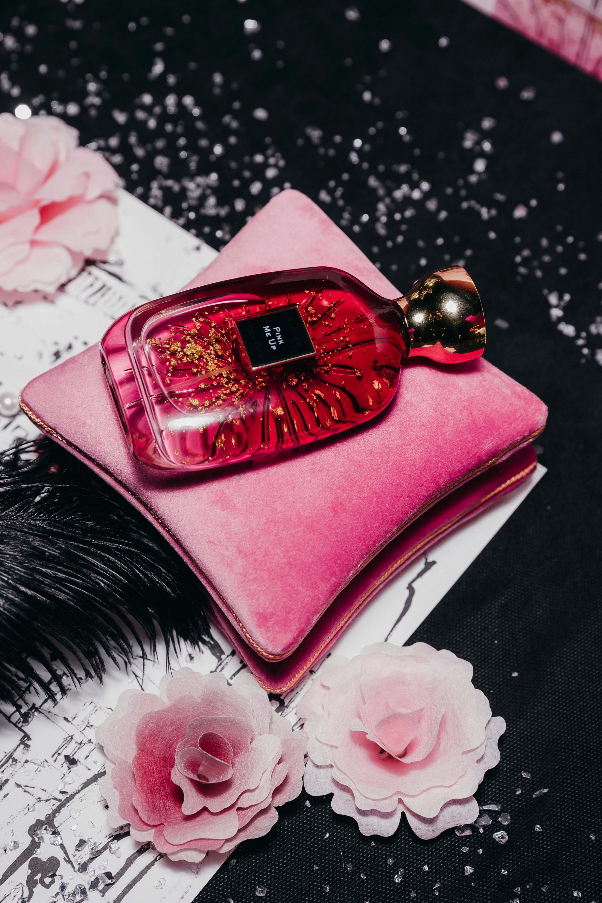 Atelier Des Ors. «Птичка на проводе»: информационный портал в Москве