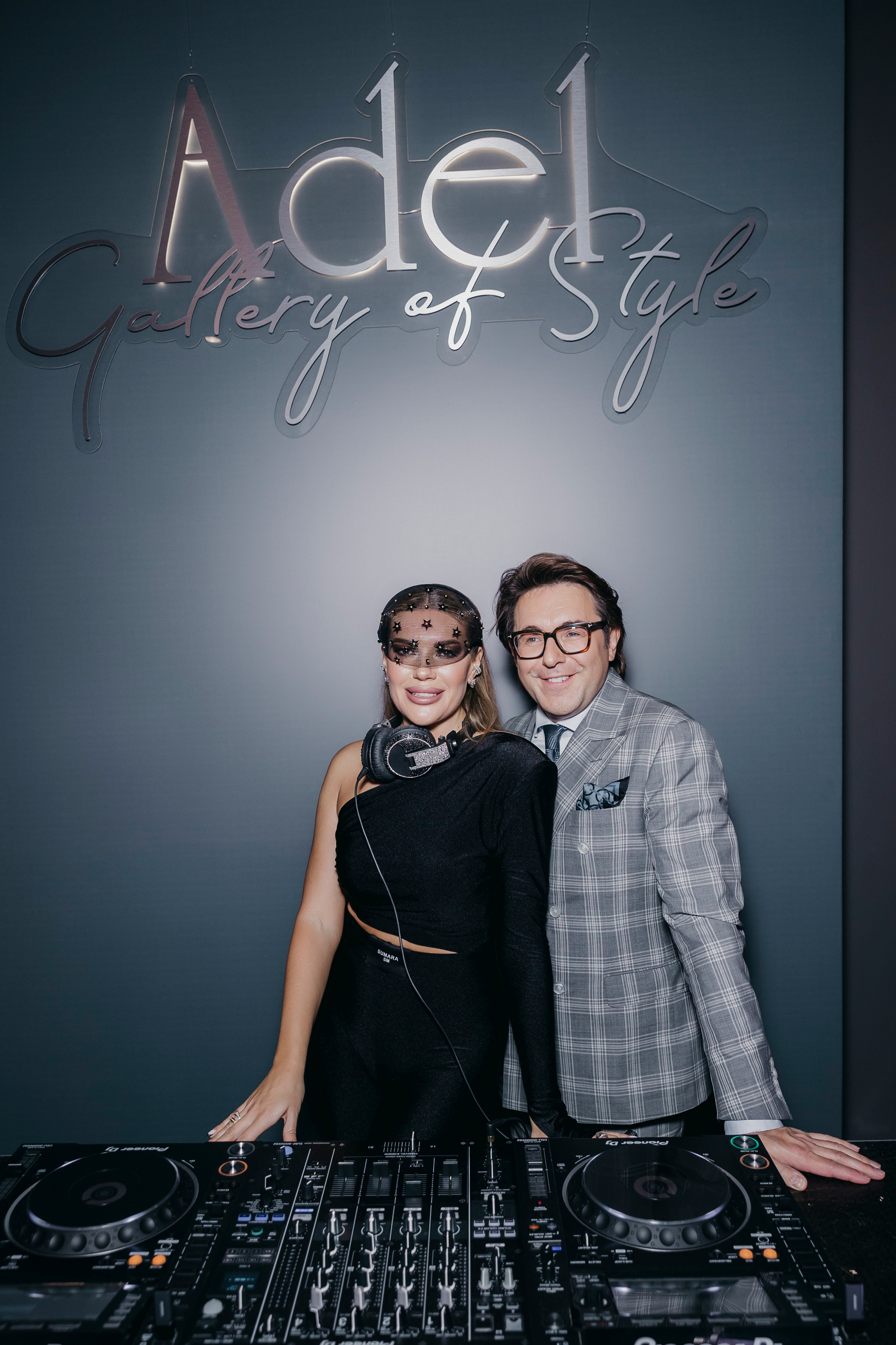 Катя Гусева и Андрей Малахов на открытии галереи стиля «Adel Gallery of Style»