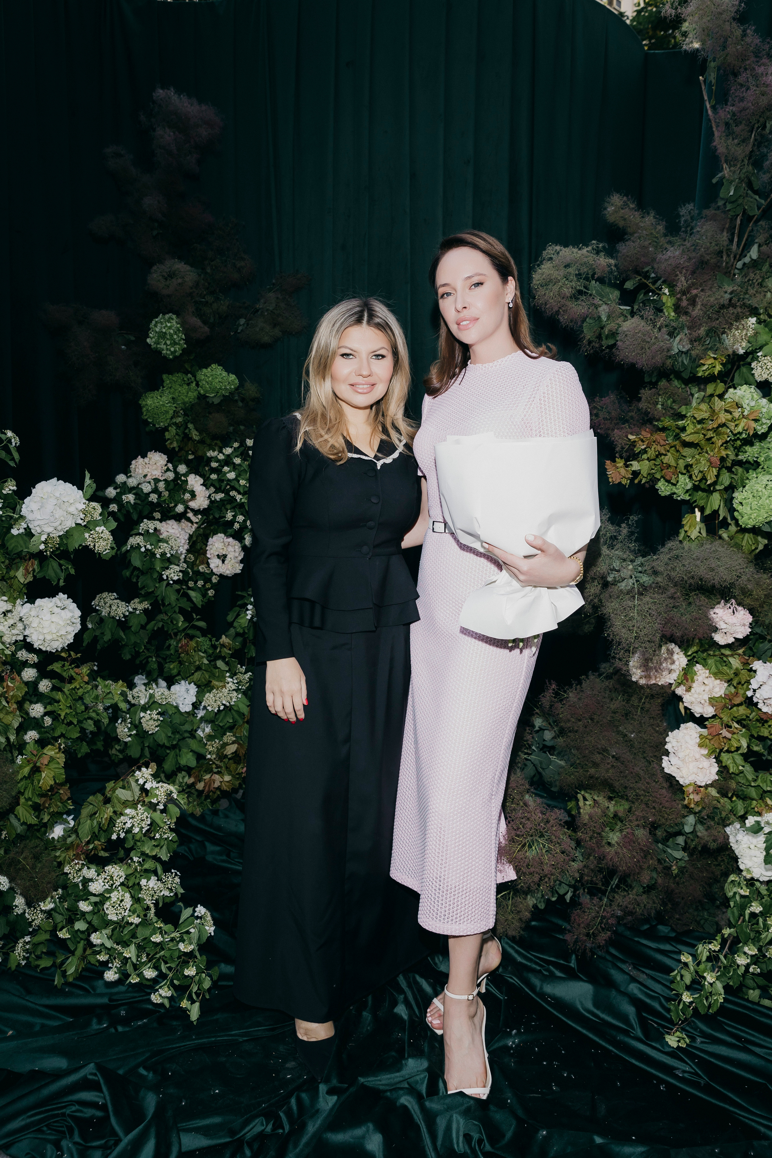 Надин Стрелец & Ирина Зарькова на открытии летней веранды ресторана «Гвидон»