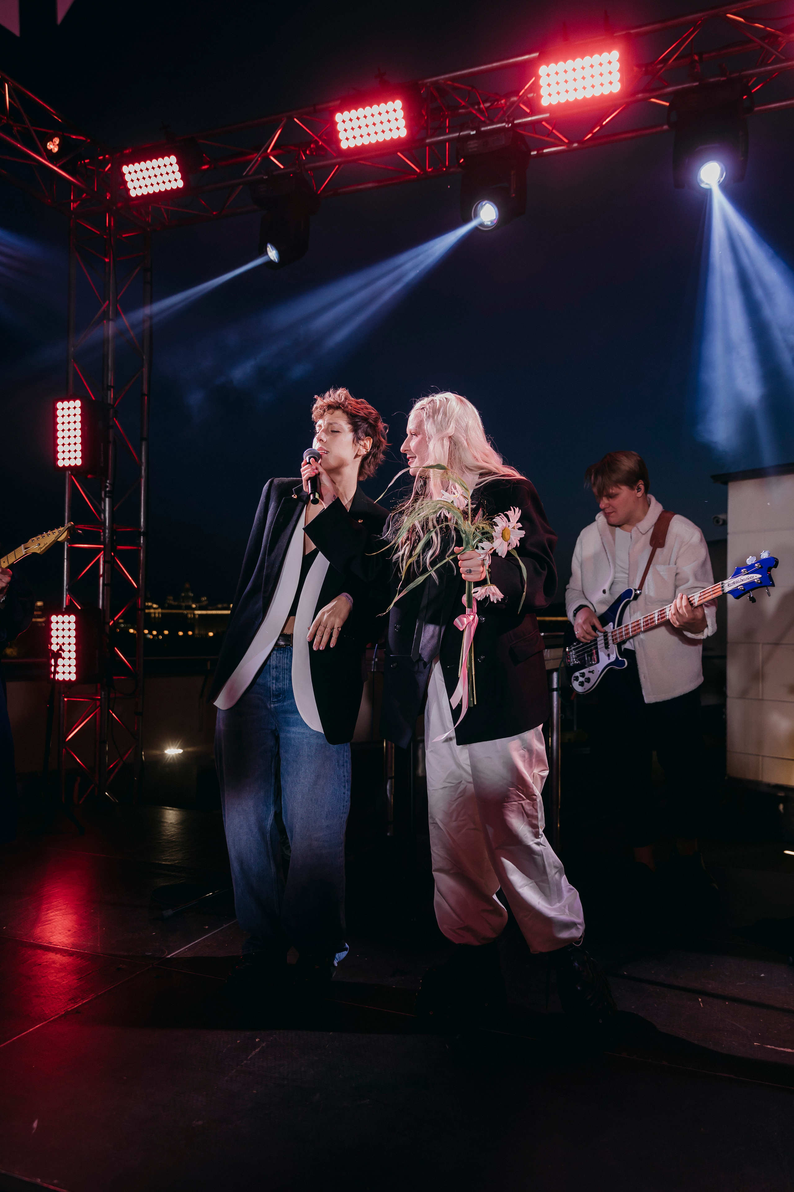 Ирина Горбачева и Тося Чайкина на дне рождения Тоси Чайкиной