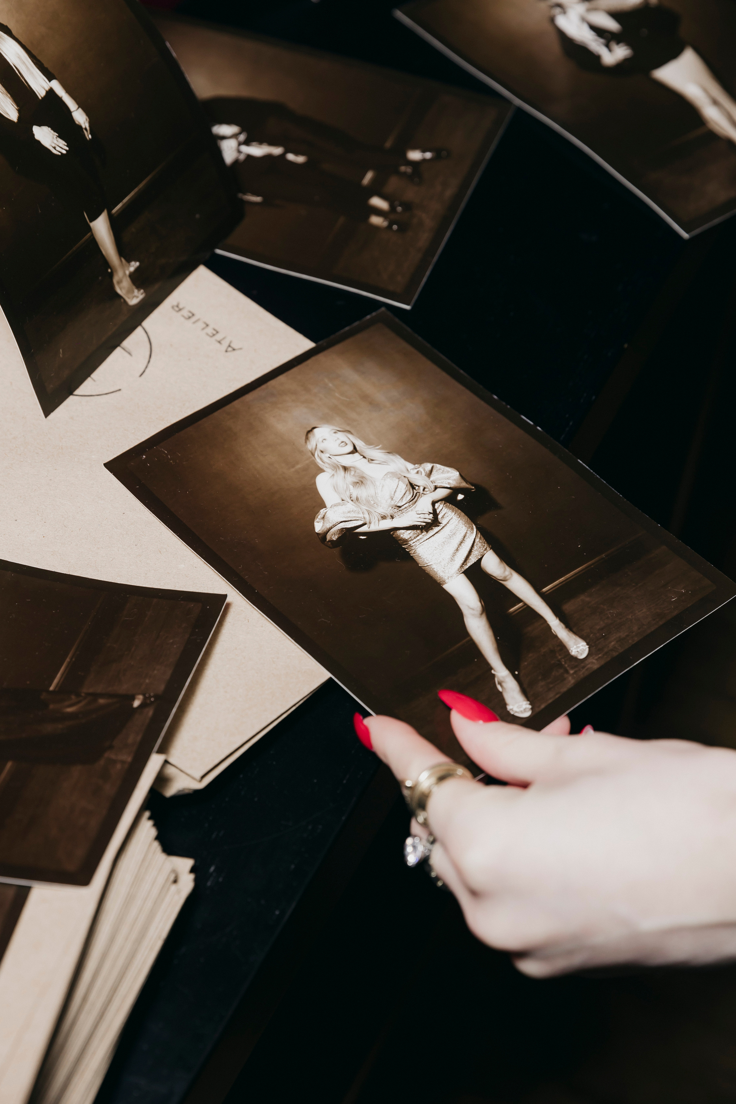 Atelier Des Ors. «Птичка на проводе»: информационный портал в Москве